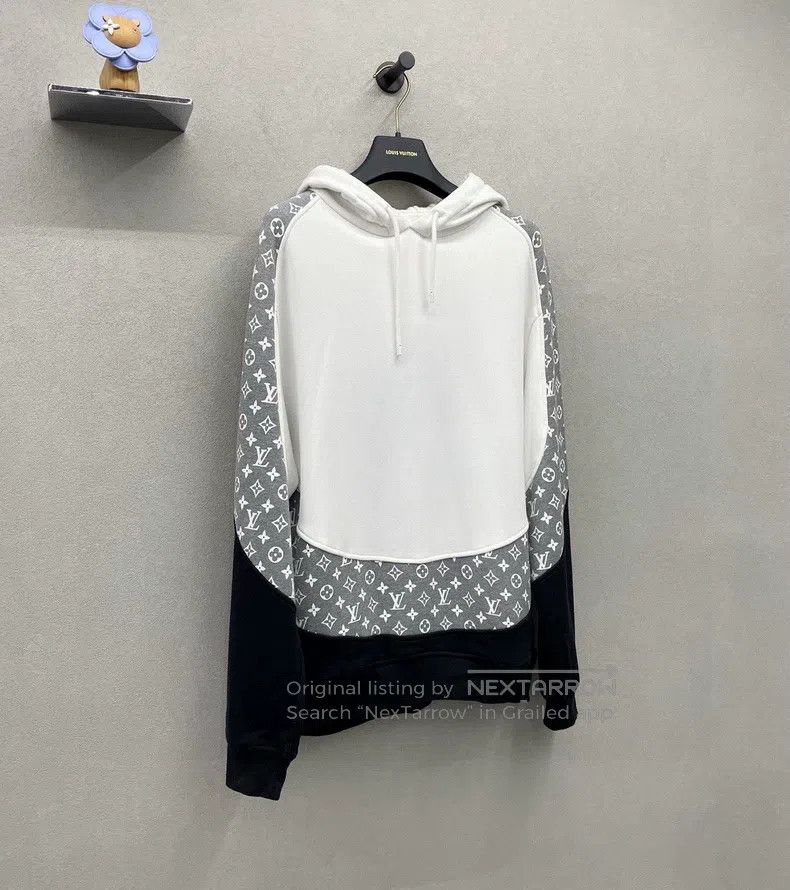 Louis Vuitton Louis Vuitton Grey and white color-block logo printed hood Size US L / EU 52-54 / 3 - 3 Thumbnail