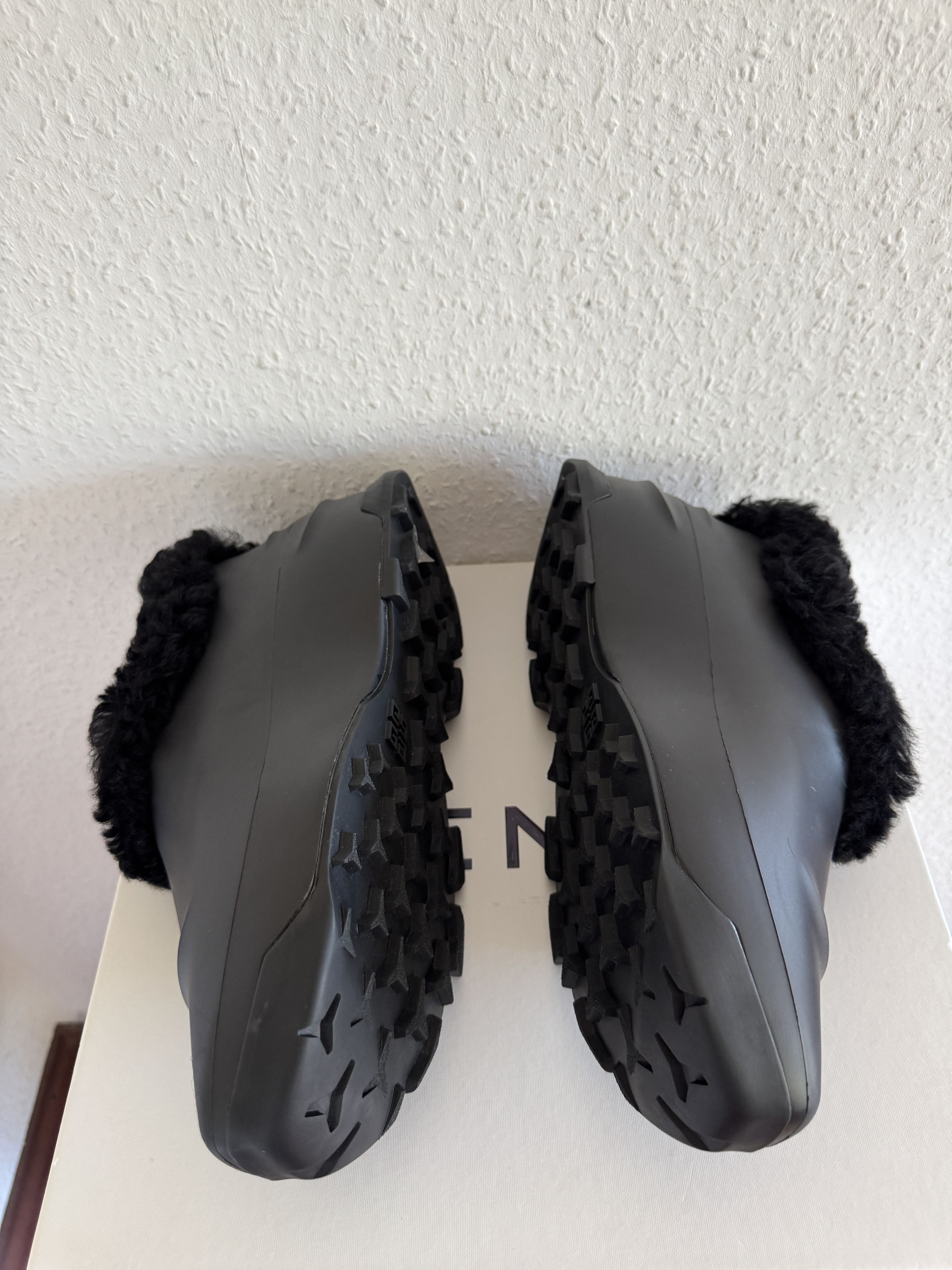 Givenchy Monumental Mallow Shearling-Lined Sneakers – All Black Size US 11 / EU 44 - 3 Thumbnail