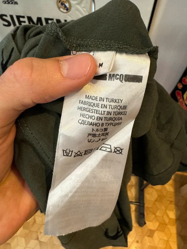 Alexander McQueen MCQ Alexander Mcqueen Printed Flocked Swalow Khaki Tee M Size US M / EU 48-50 / 2 - 3 Thumbnail