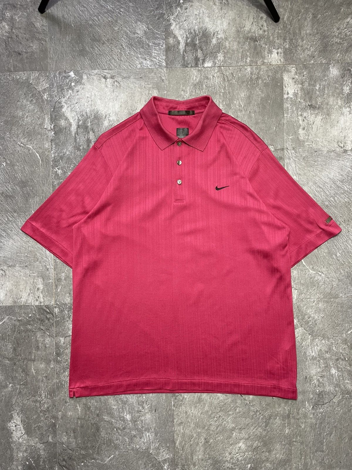 Nike Vintage Nike Golf Tiger Woods Pink White Dri Fit Shirt L Size US L / EU 52-54 / 3 - 1 Thumbnail
