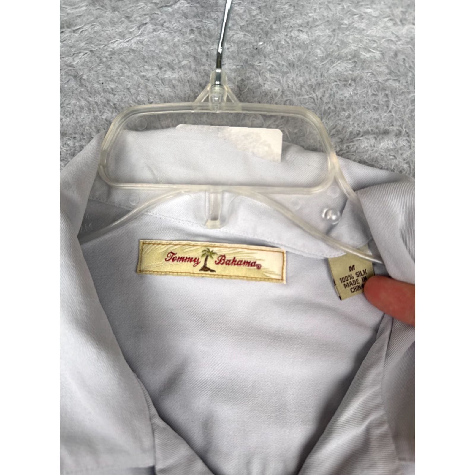 Tommy Bahama VINTAGE Tommy Bahama Shirt Men Medium Blue Silk Button Up Pocket M Adults Blue Aloha Beach Hawaiian Resort 90s Mens Size US M / EU 48-50 / 2 - 7 Thumbnail