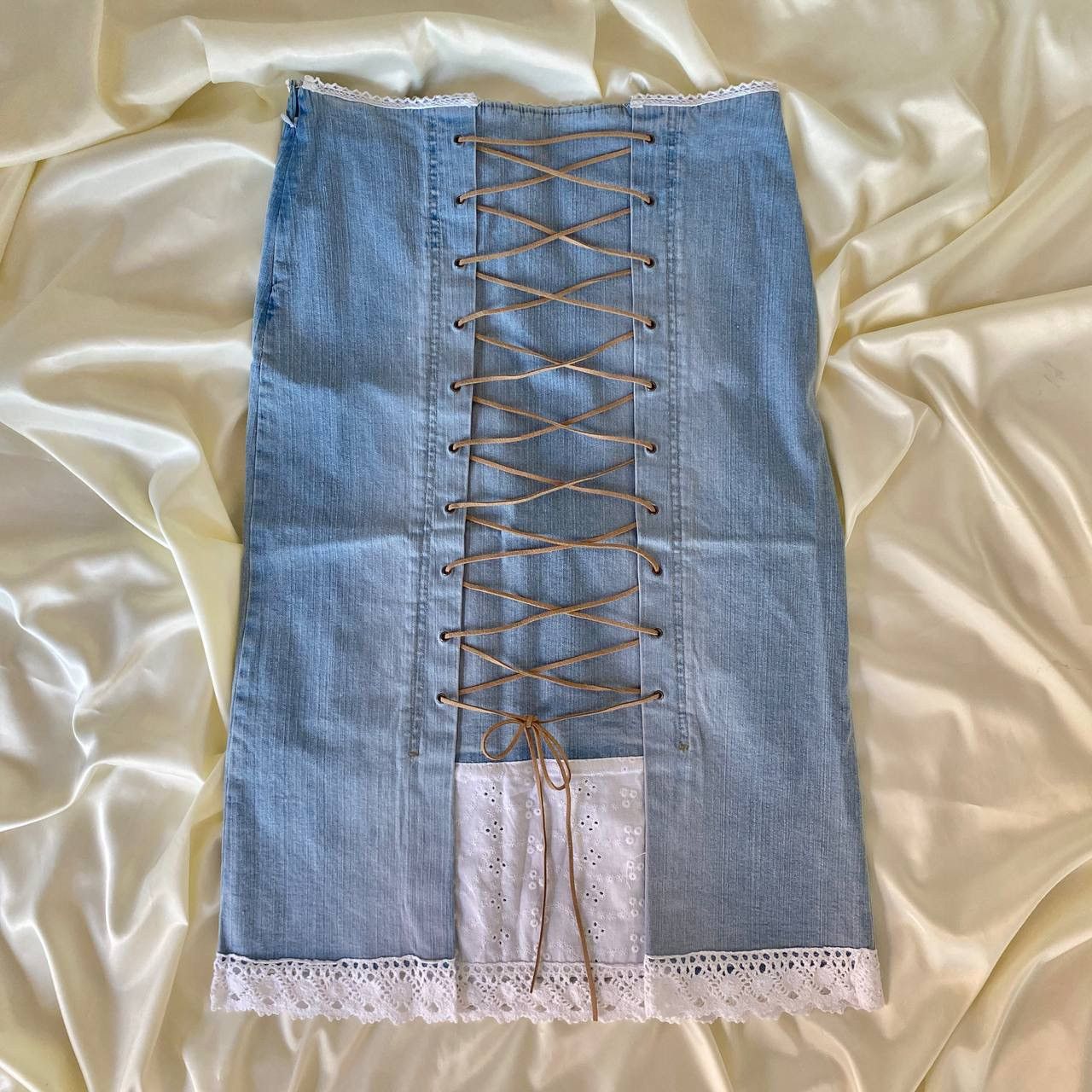 Vintage Vintage coquette denim maxi skirt Size 27" / US 4 / IT 40 - 2 Thumbnail