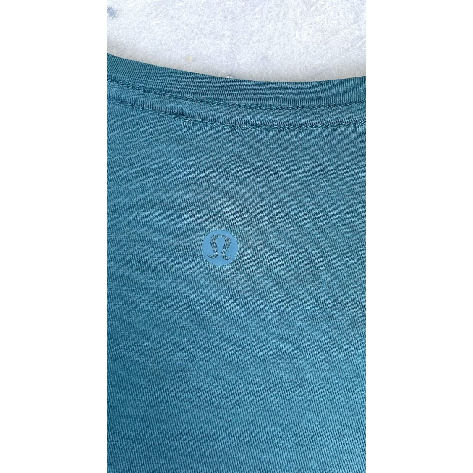 Lululemon Lululemon Womens XL Green V Neck Short Sleeve Relaxed Fit Top Shirt Gym Yoga Size XL / US 12-14 / IT 48-50 - 6 Thumbnail