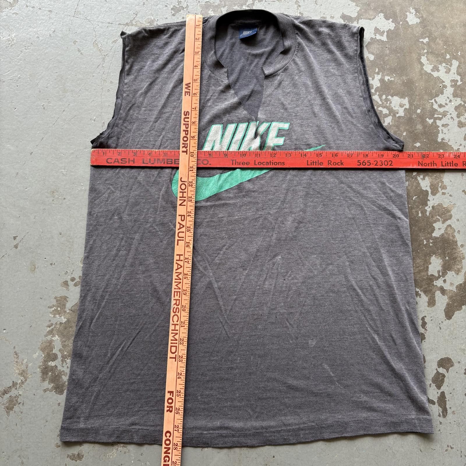 Nike × Vintage Vintage Distressed Faded 80s Nike Blue Tag Sports Tank Top Size US XL / EU 56 / 4 - 4 Thumbnail