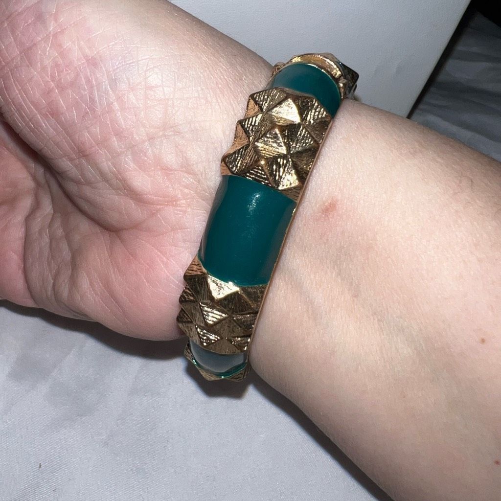 Vintage Vintage MCM Gold Tone and Green Enameled Hinged Cuff Size ONE SIZE - 3 Thumbnail