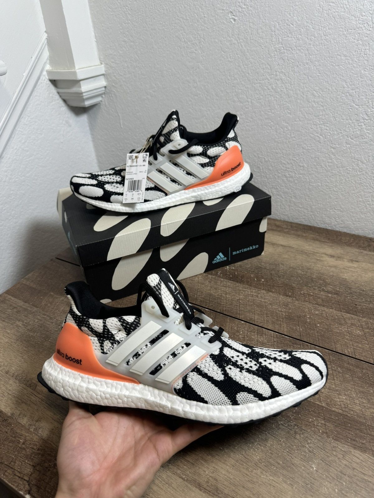 Adidas Adidas Ultraboost 1.0 Men’s Sz 10.5 Marimekko Black Cloud Size US 10.5 / EU 43-44 - 1 Thumbnail