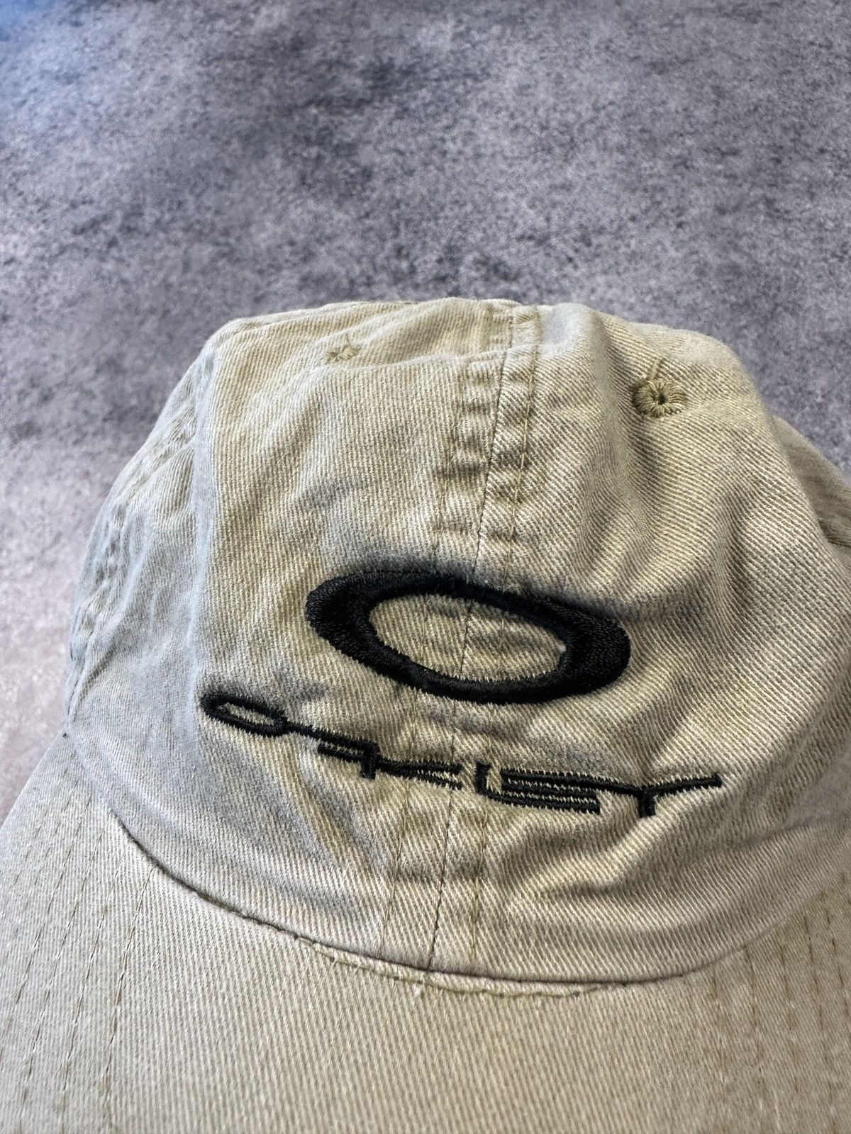 Oakley Vintage Oakley Cal Logo Rare Streetwear USA Casual Style VTg Size ONE SIZE - 2 Thumbnail