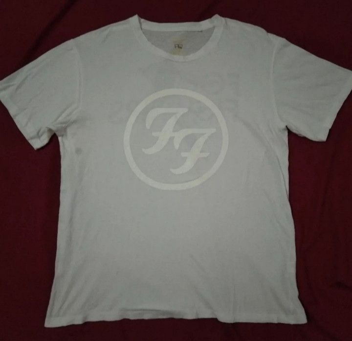 Uniqlo Combo 2pcs Foo Fighters 💥 Tshirt Band Size US M / EU 48-50 / 2 - 3 Thumbnail