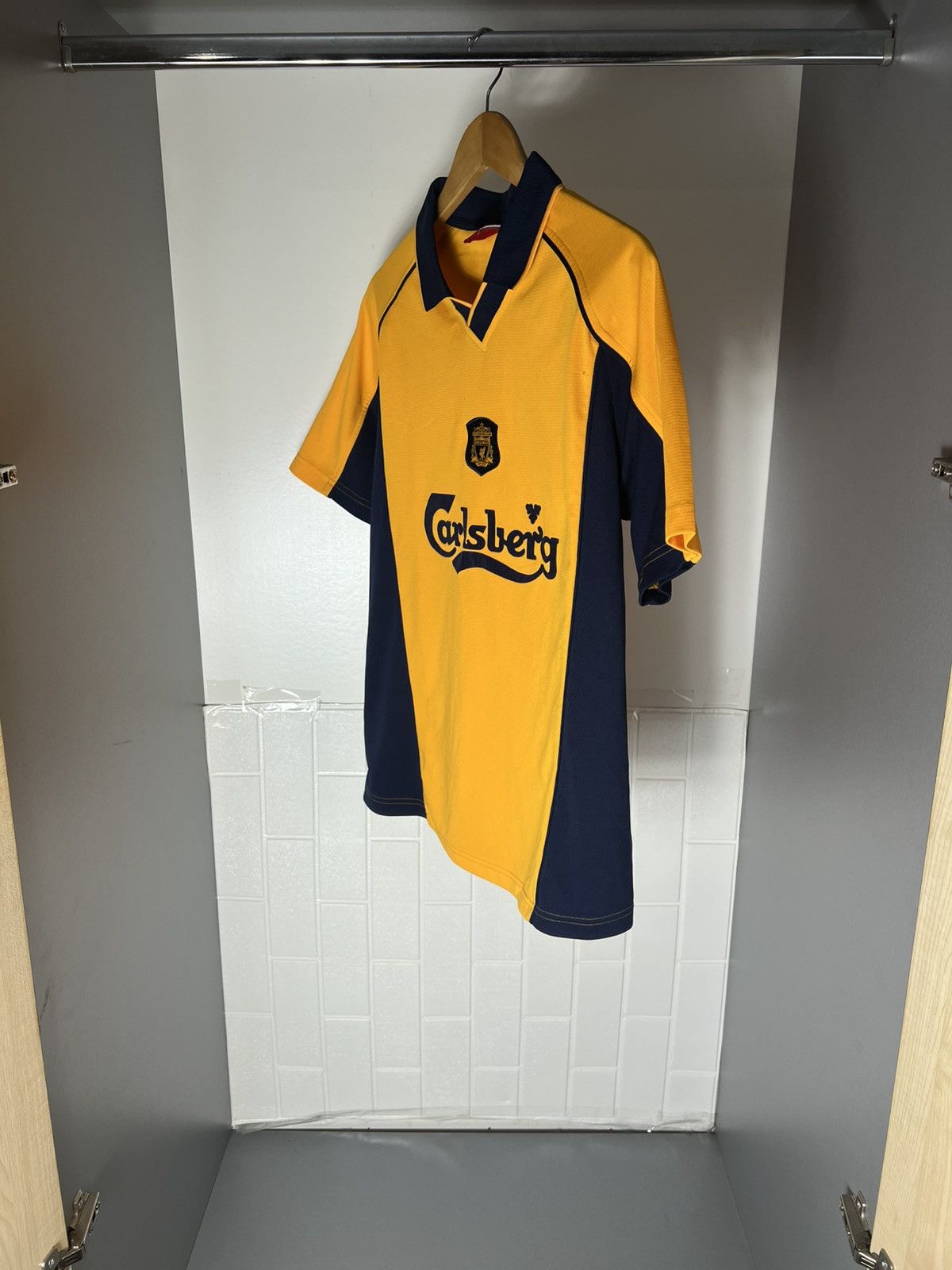 Vintage VERY RARE FC LIVERPOOL ENGLAND RETRO SOCCER JERSEY Y2K 90s Size US M / EU 48-50 / 2 - 17 Thumbnail