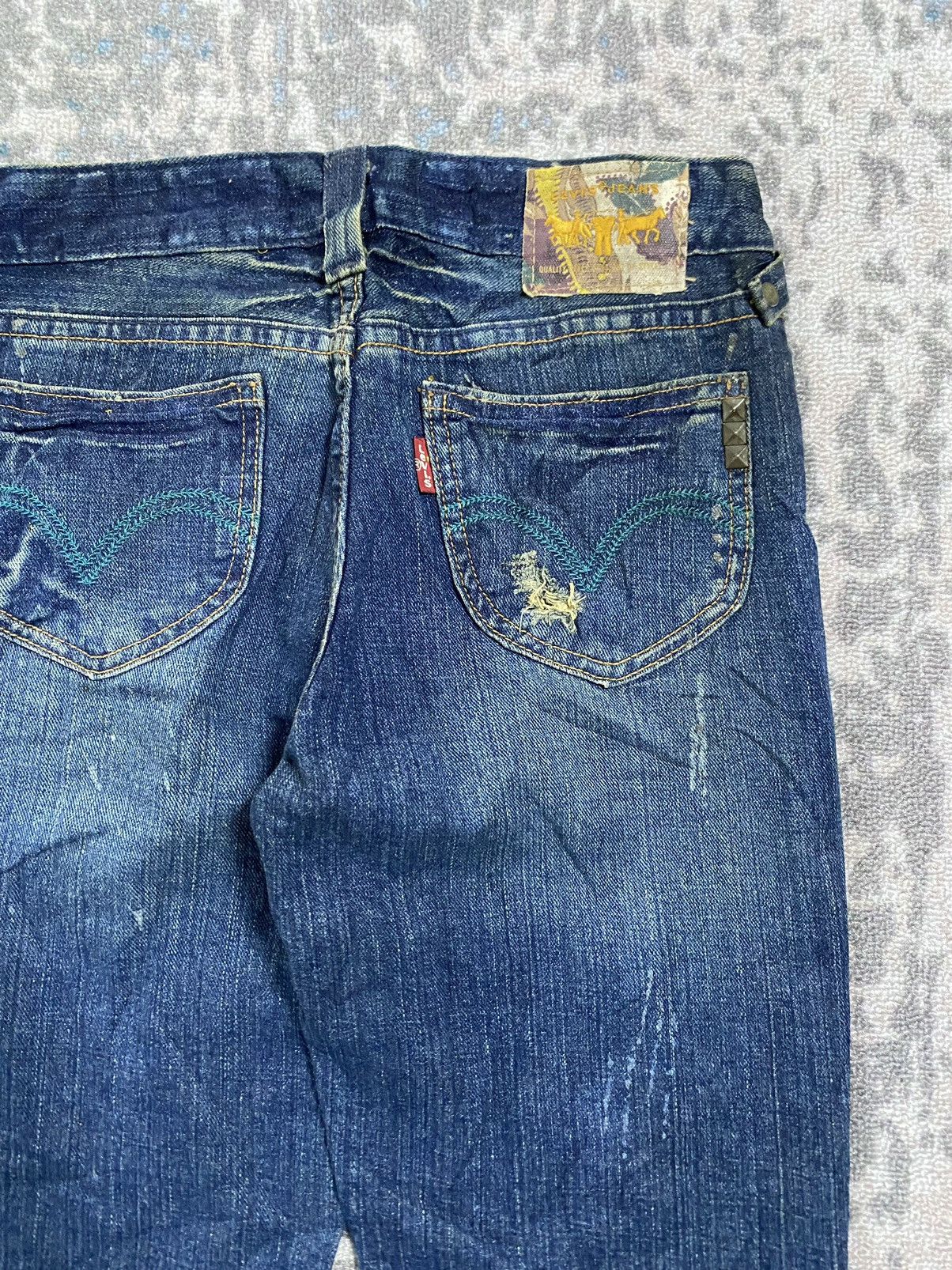 Levi's Levis 518 Superlow Boot Cut Distressed Jeans Size US 29 - 5 Thumbnail