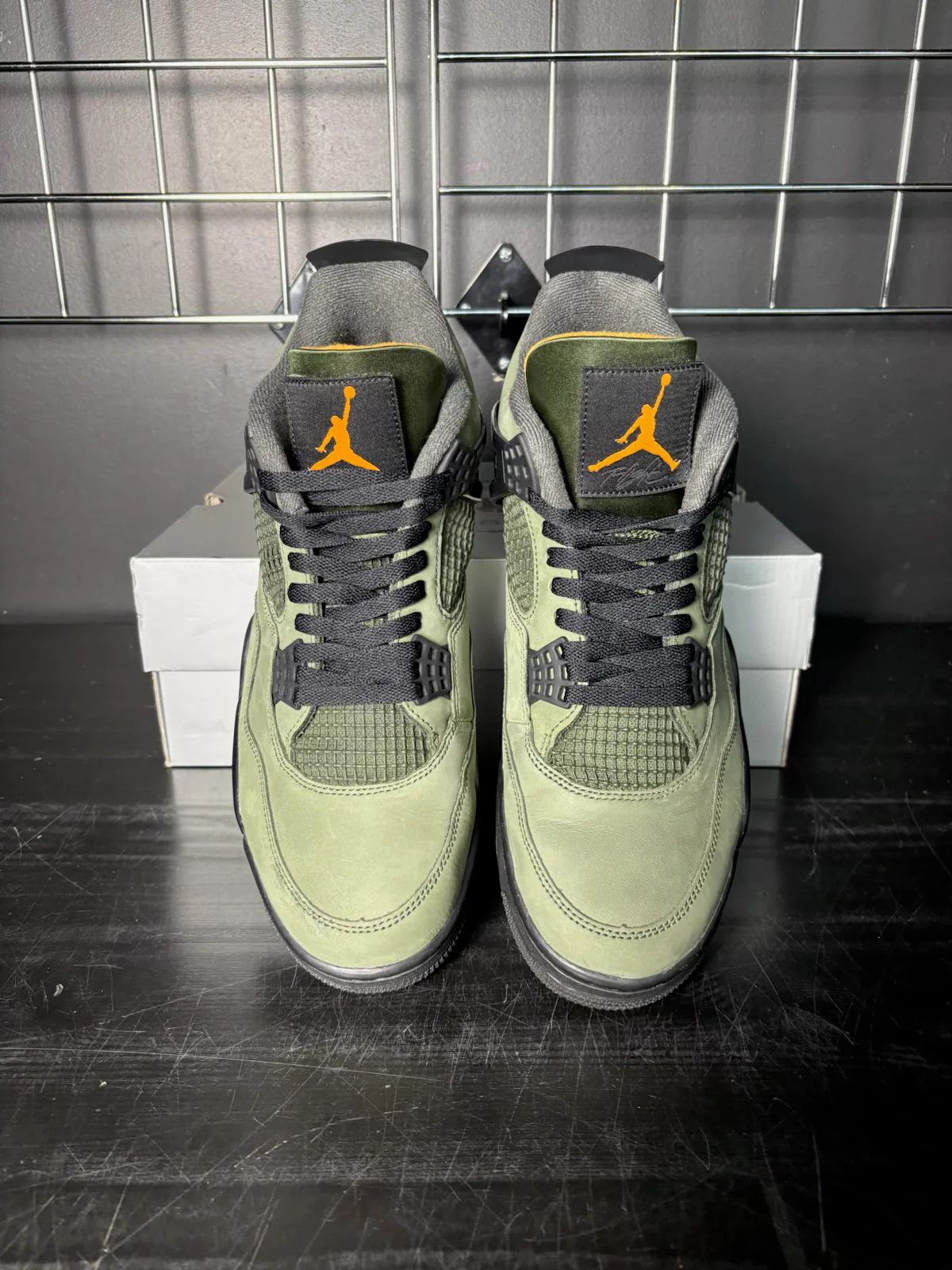 Jordan Brand Air Jordan 4 Retro OG SP x "Undefeated" (2025) **PRE-OWNED** Size US 11 / EU 44 - 3 Thumbnail