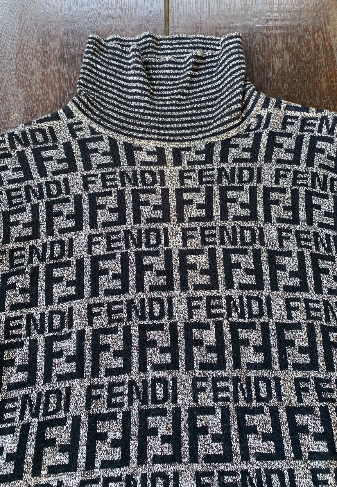 Fendi Vintage Fendi turtle neck Size M / US 6-8 / IT 42-44 - 4 Thumbnail