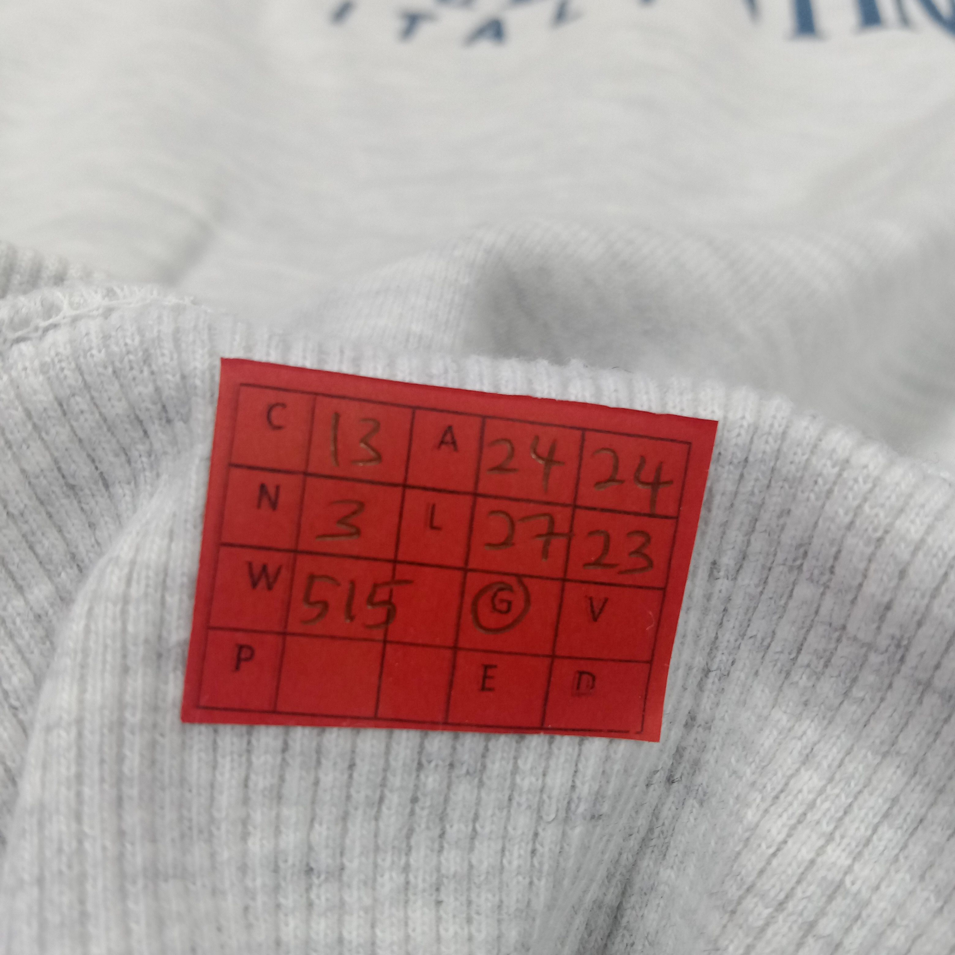 Gianni Valentino × Valentino × Vintage Gianni Valentino Center Logo Spell Out Design Sweatshirt Size US L / EU 52-54 / 3 - 8 Thumbnail