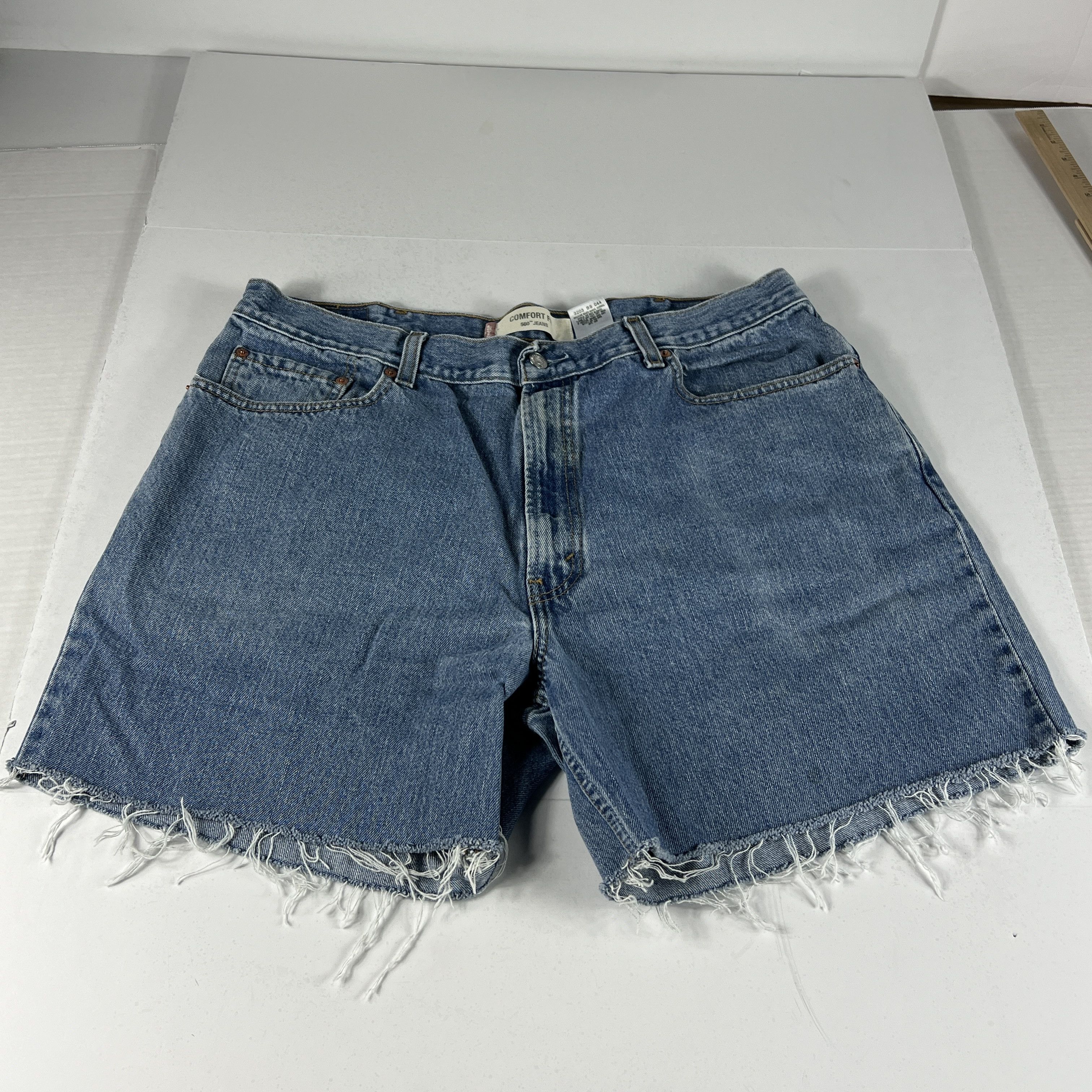 Levi's Y2K Levi's Jeans Shorts 560 Loose Cut Off Cotton Denim Jorts Size US 38 / EU 54 - 1 Thumbnail