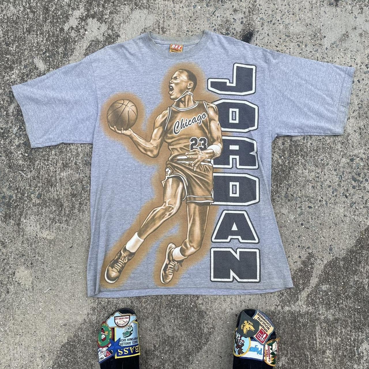 Vintage Vintage BEZ Jordan Graphic Tee Size US XL / EU 56 / 4 - 2 Thumbnail