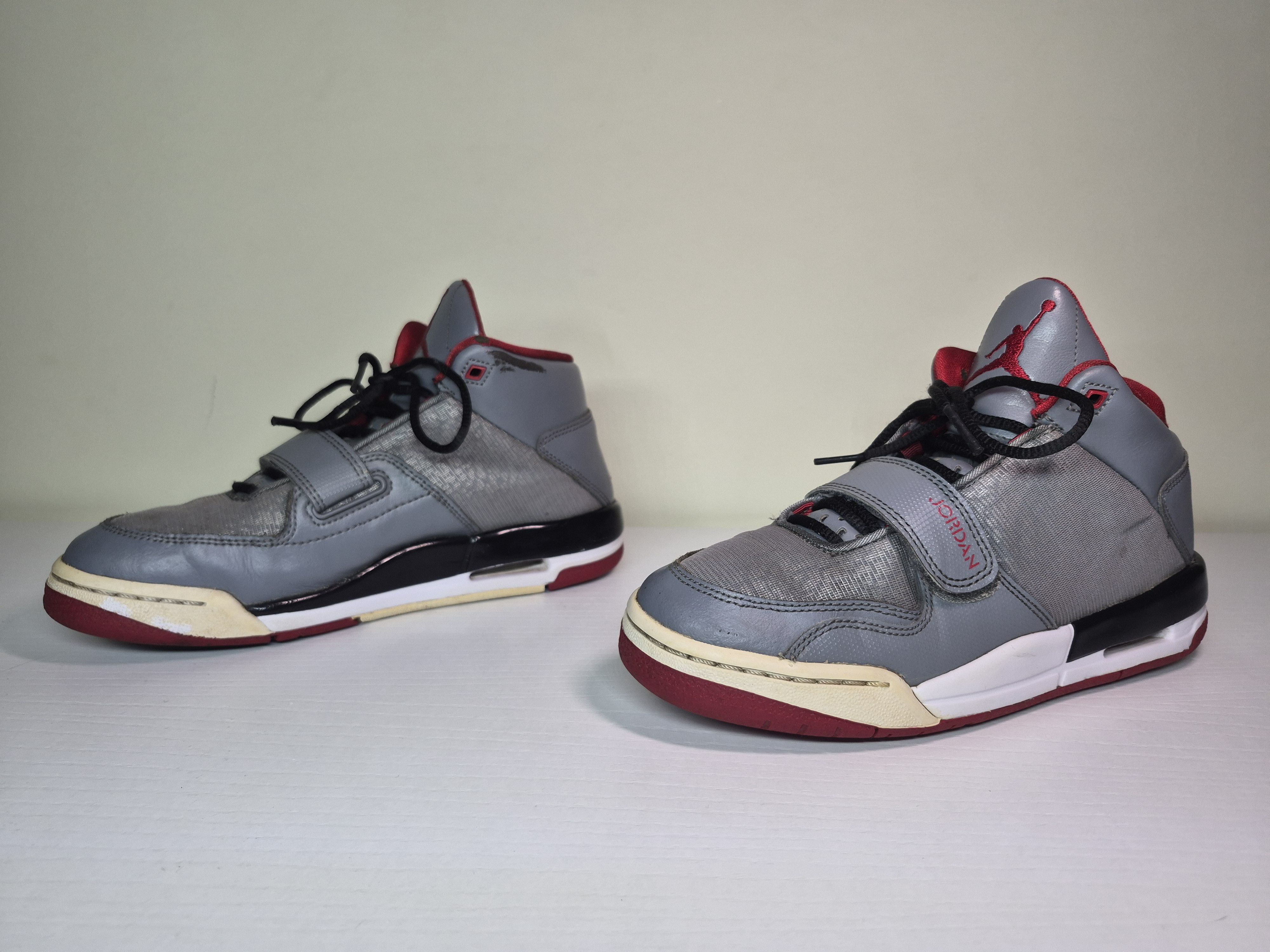 Nike Jordan Flight Club 91 GS Grey Red (2013 Release) Size US 8 / IT 38 - 3 Thumbnail