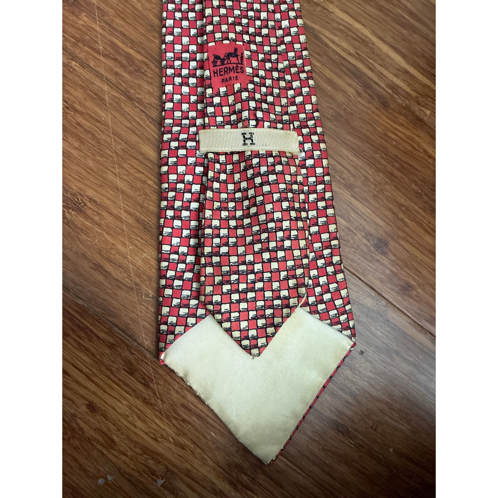 Hermes Hermès 398 EA Silk Tie - Red Geometric Checkered FLAWS Size ONE SIZE - 2 Thumbnail