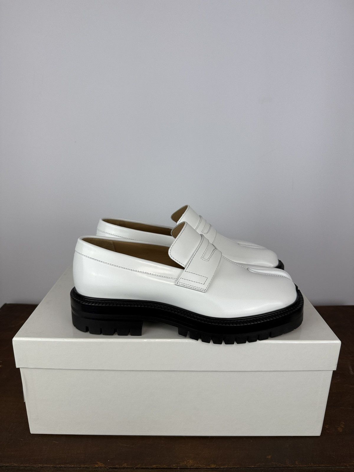 Maison Margiela White Maison Martin Margiela Tabi loafers (new with box) Size US 7.5 / IT 37.5 - 4 Thumbnail