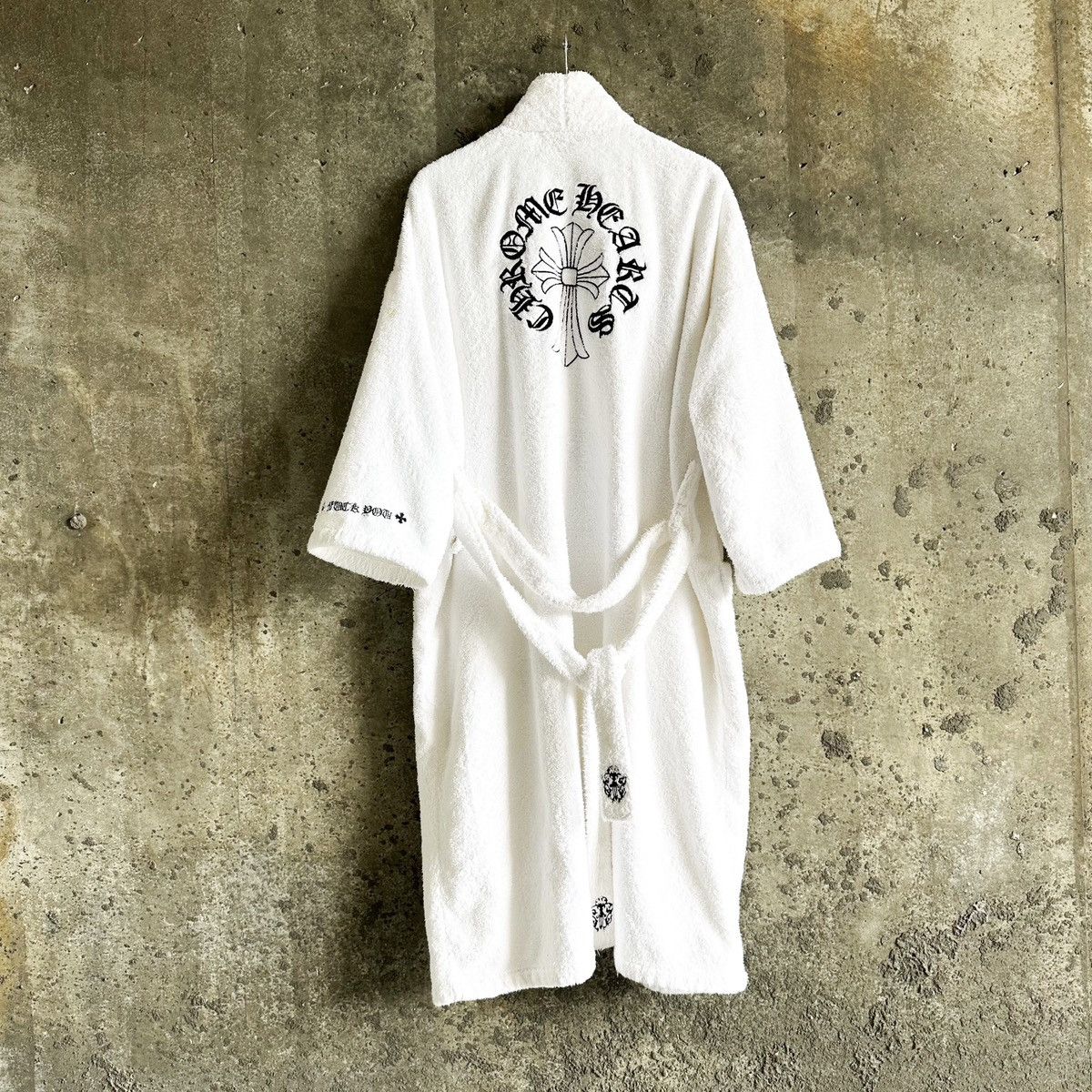 Chrome Hearts Chrome Hearts Embroidery Cross Logo Bath Robe Size US XL / EU 56 / 4 - 1 Thumbnail