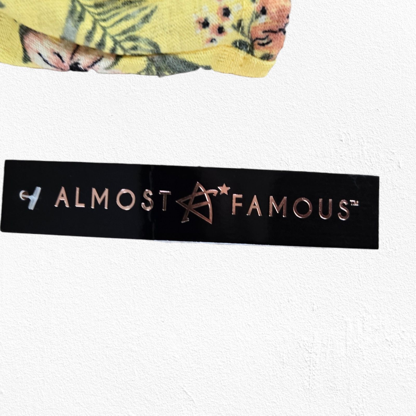 Almost Famous Almost Famous Yellow Floral Womens Crop Top Size Large Size L / US 10 / IT 46 - 5 Thumbnail