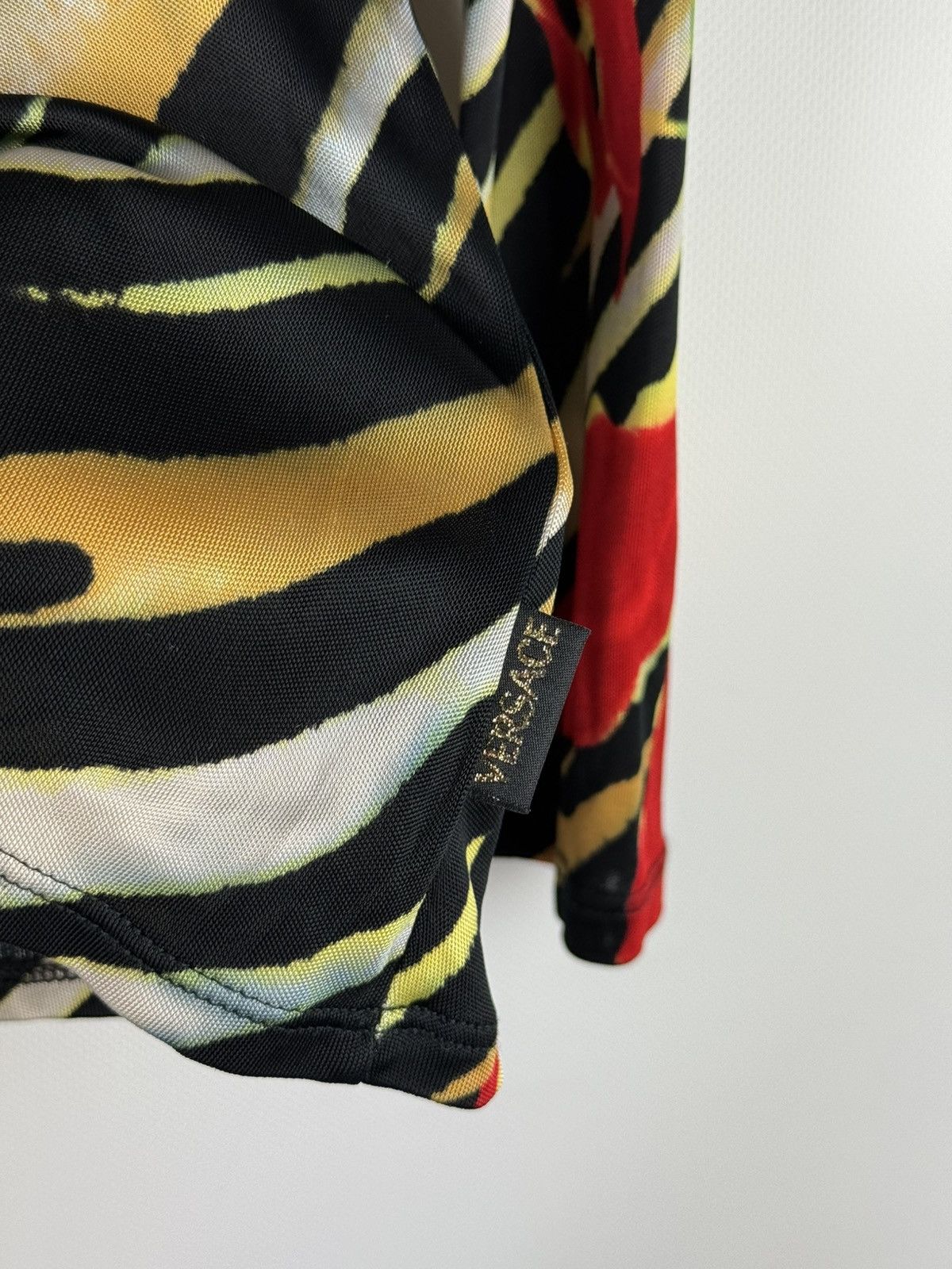 Versace Jeans Couture Versace Jeans Couture VTG Long Sleeve Patterned Tunic Blouse Size M / US 6-8 / IT 42-44 - 11 Thumbnail
