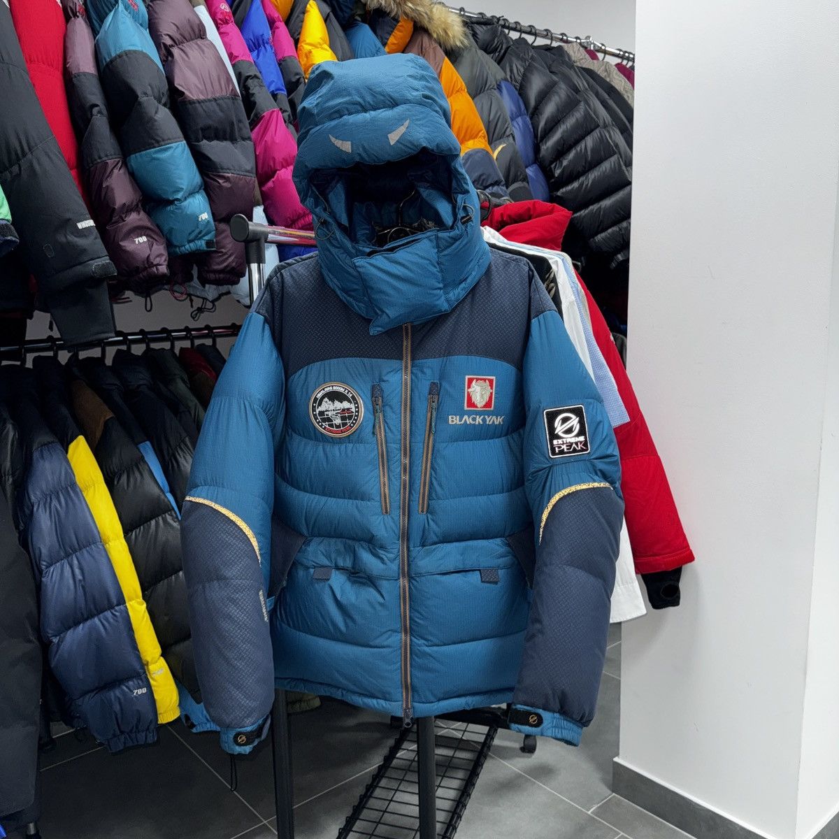 BLACKYAK Black Yak Himalayan Extreme Peak Expedition Down Parka Size US M / EU 48-50 / 2 - 2 Thumbnail