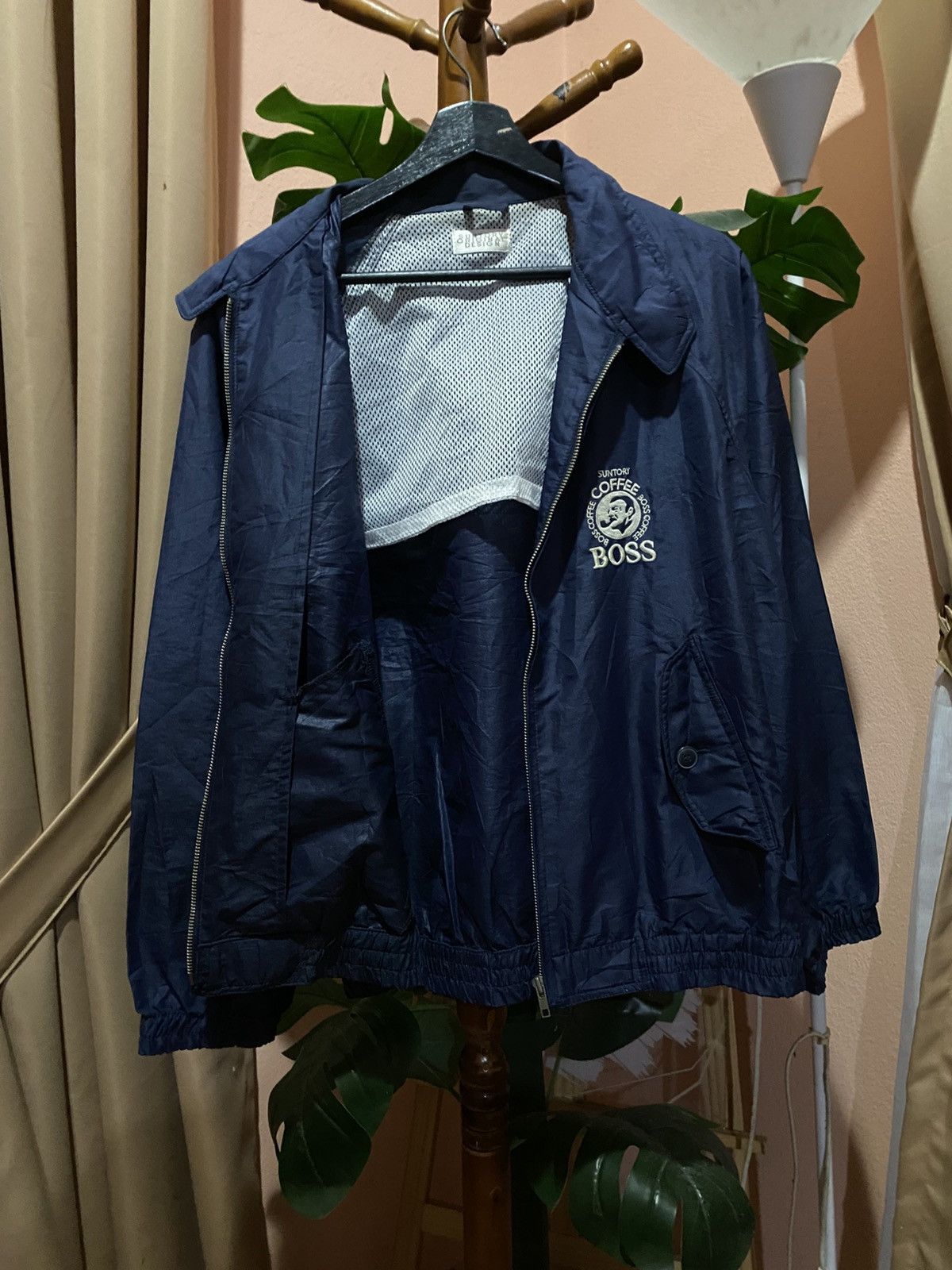 Vintage Suntory BOSS Coffee Vintage Windbreaker Japanese Promotional Size US L / EU 52-54 / 3 - 8 Thumbnail