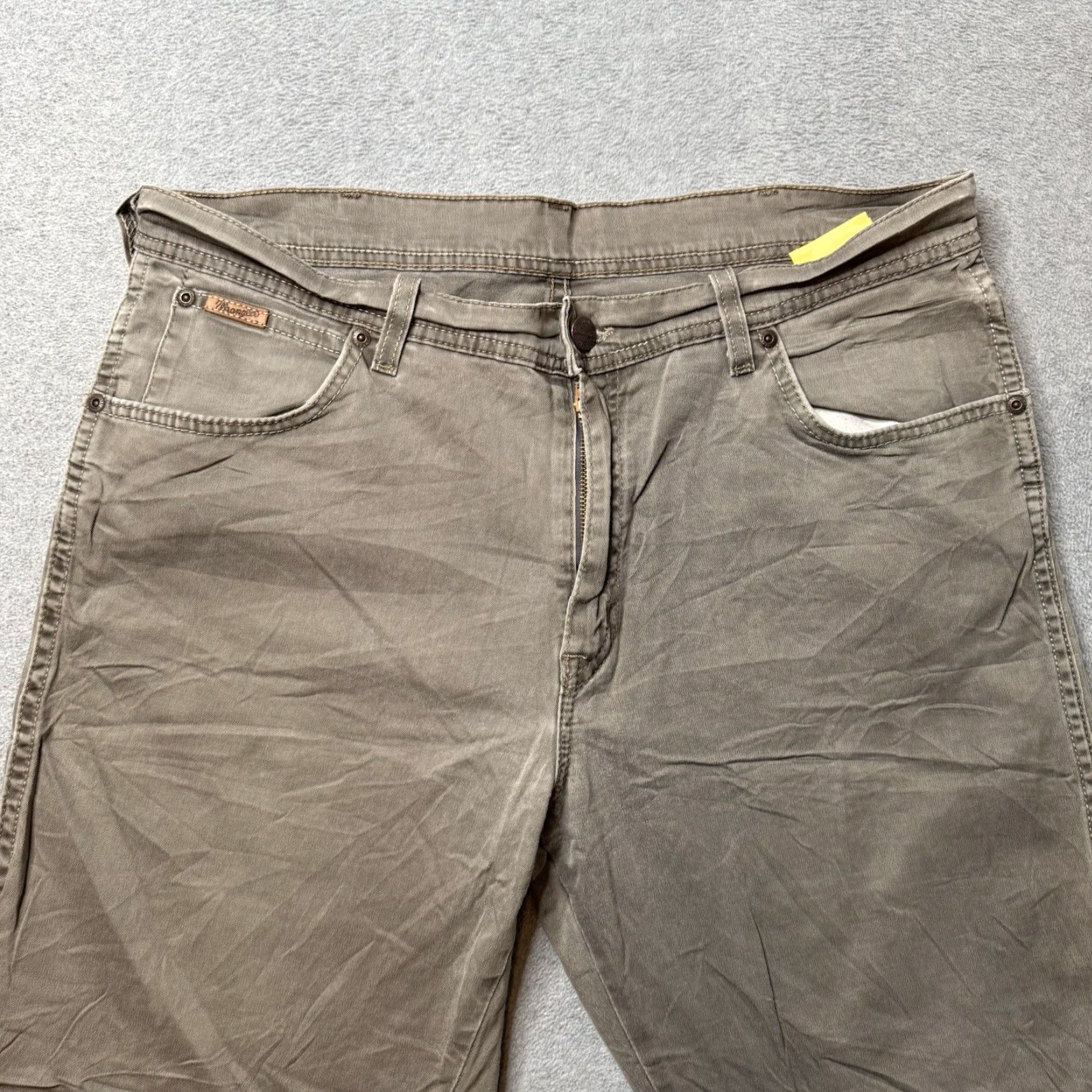 Wrangler Jeans Mens 36x36 Gray Denim Relaxed Straight 5-Pocket Inseam 29 Genuine Wrangler Retro Bootcut Western Shirt?