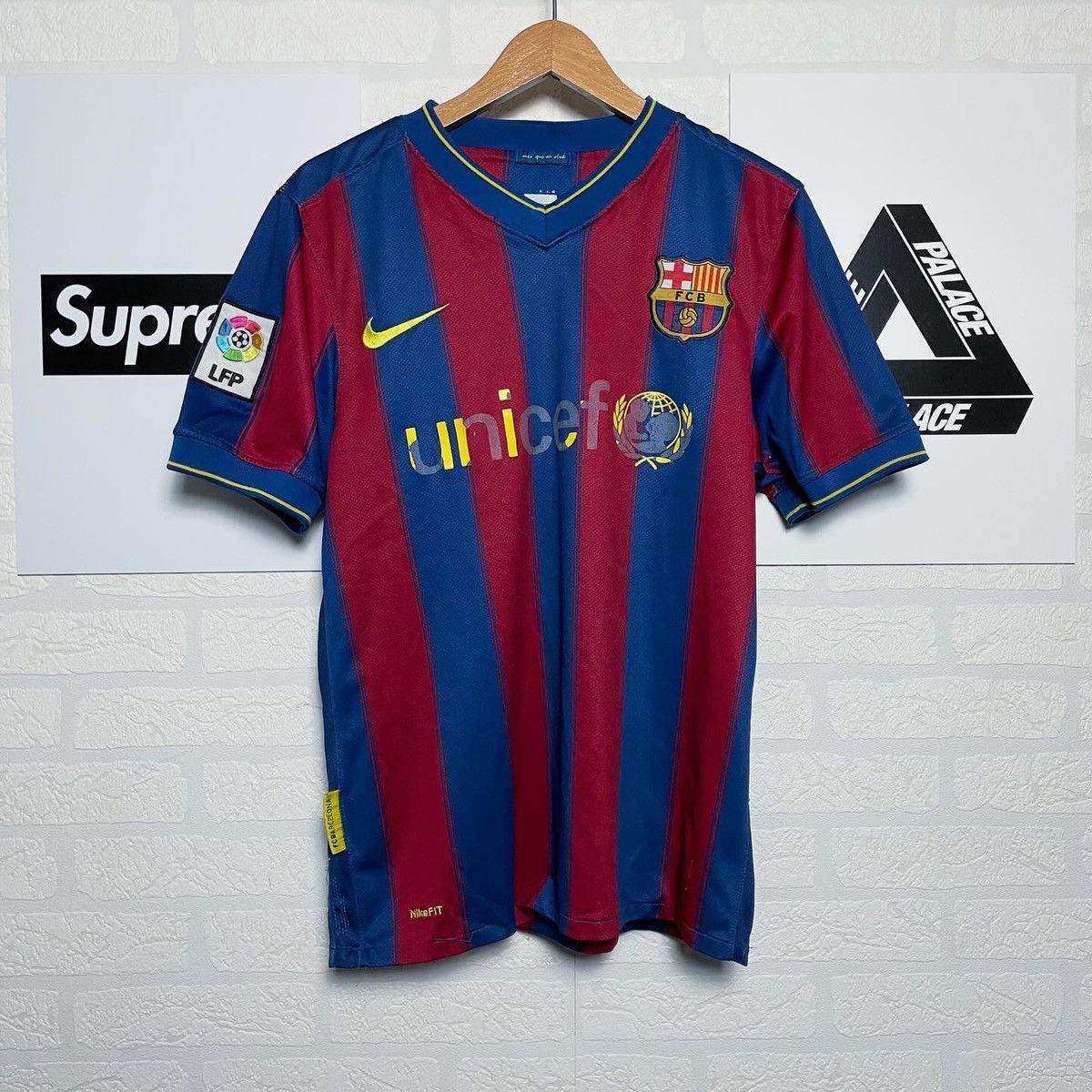 Nike × Vintage FC Barcelona 2009-10 Zlatan Ibrahimovic Nike Soccer Jersey Size US S / EU 44-46 / 1 - 2 Thumbnail