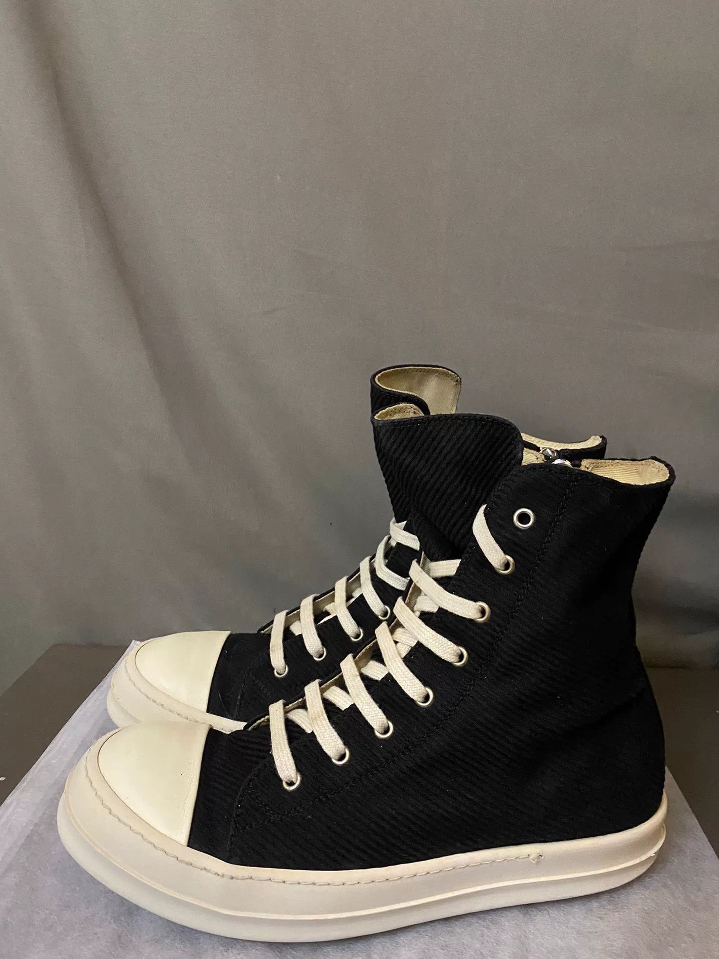 Rick Owens Rick Owens Corduroy Hoodie 43 Men Size US L / EU 52-54 / 3 - 1 Thumbnail