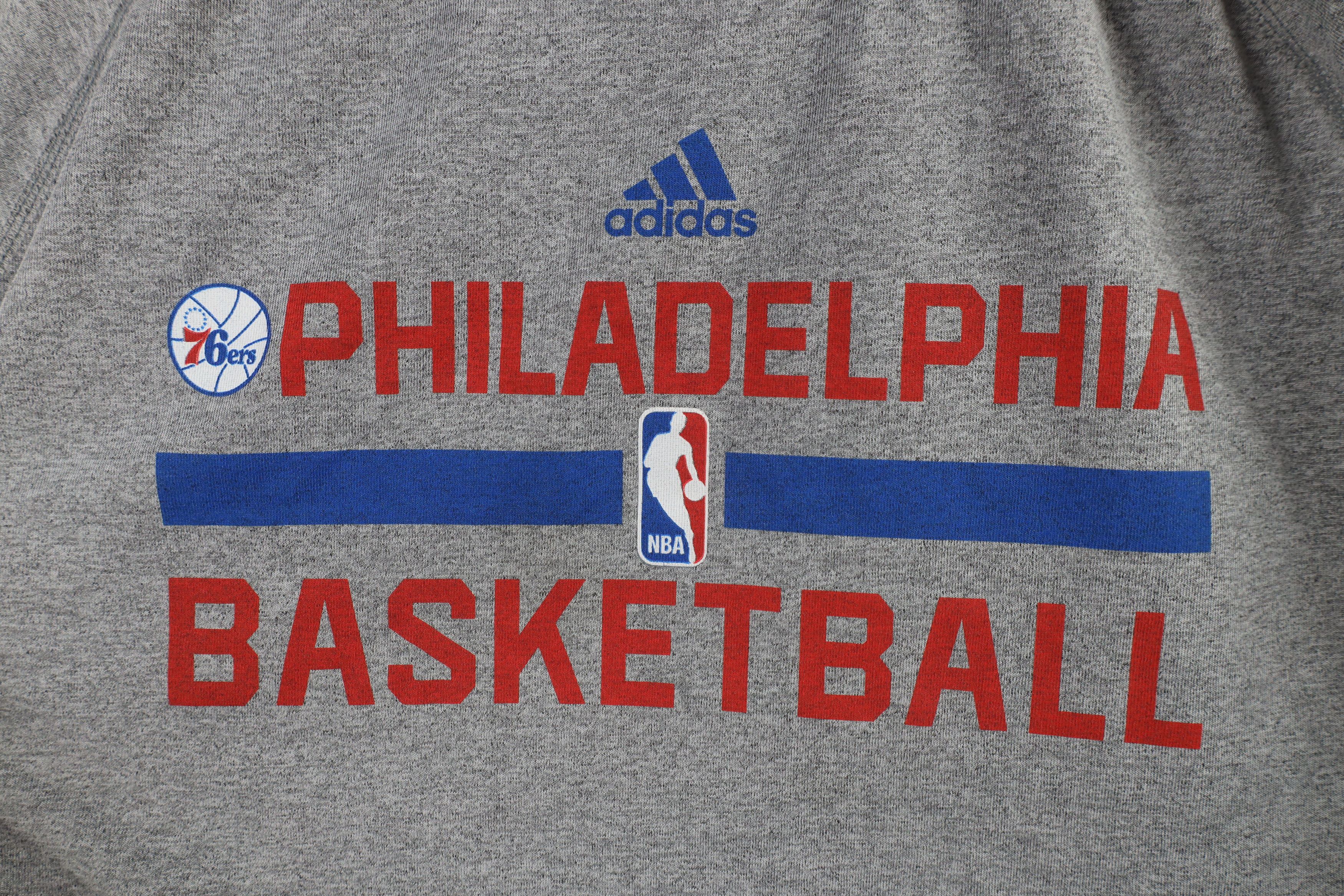 Adidas × Vintage Adidas Philadelphia 76ers Basketball Long Sleeve T-Shirt Size US L / EU 52-54 / 3 - 4 Thumbnail