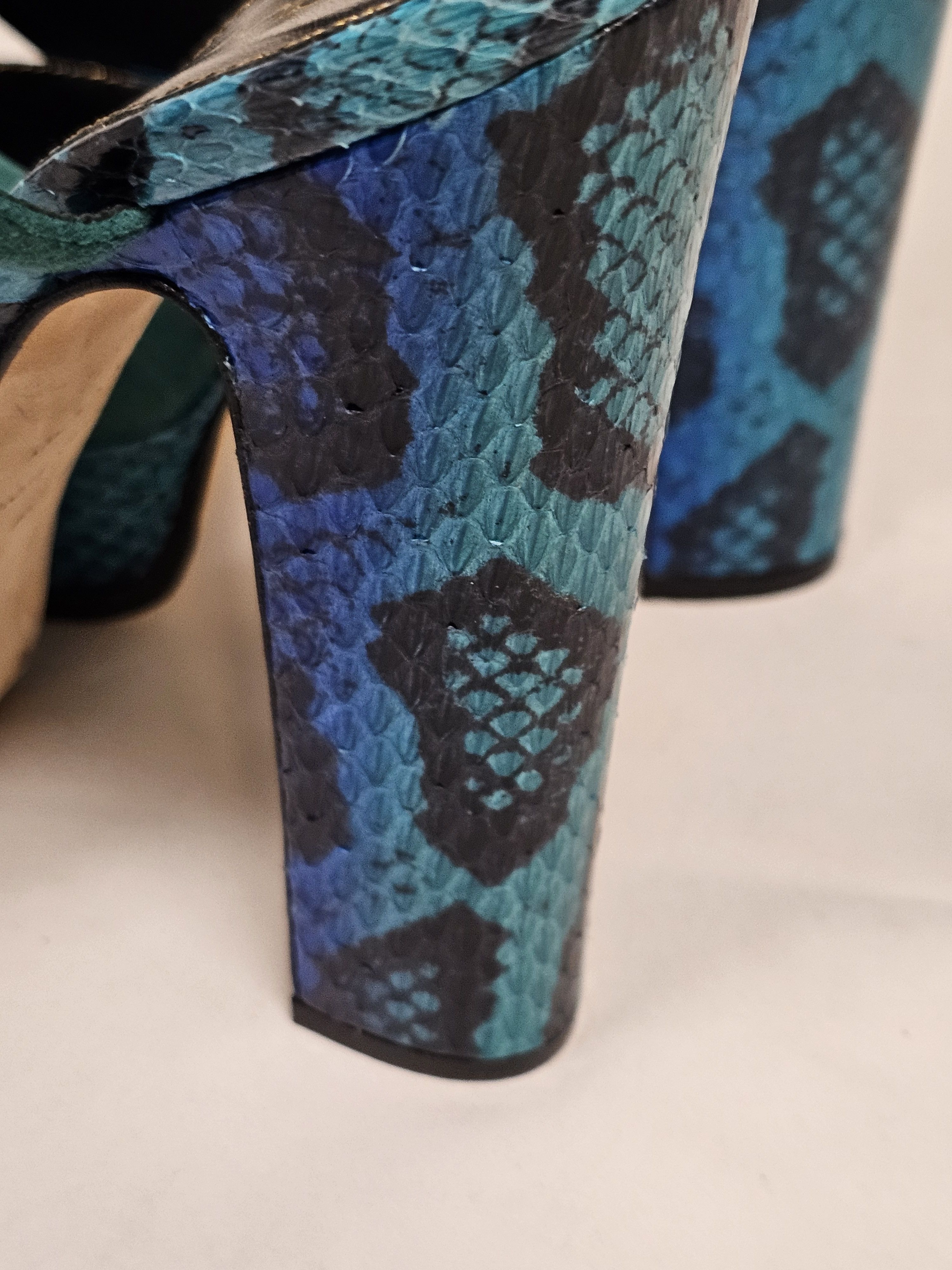 Sergio Rossi Sergio Rossi Elaphe Suede Python Leather Platforms Size 5.5 Size US 5.5 / IT 35.5 - 7 Thumbnail
