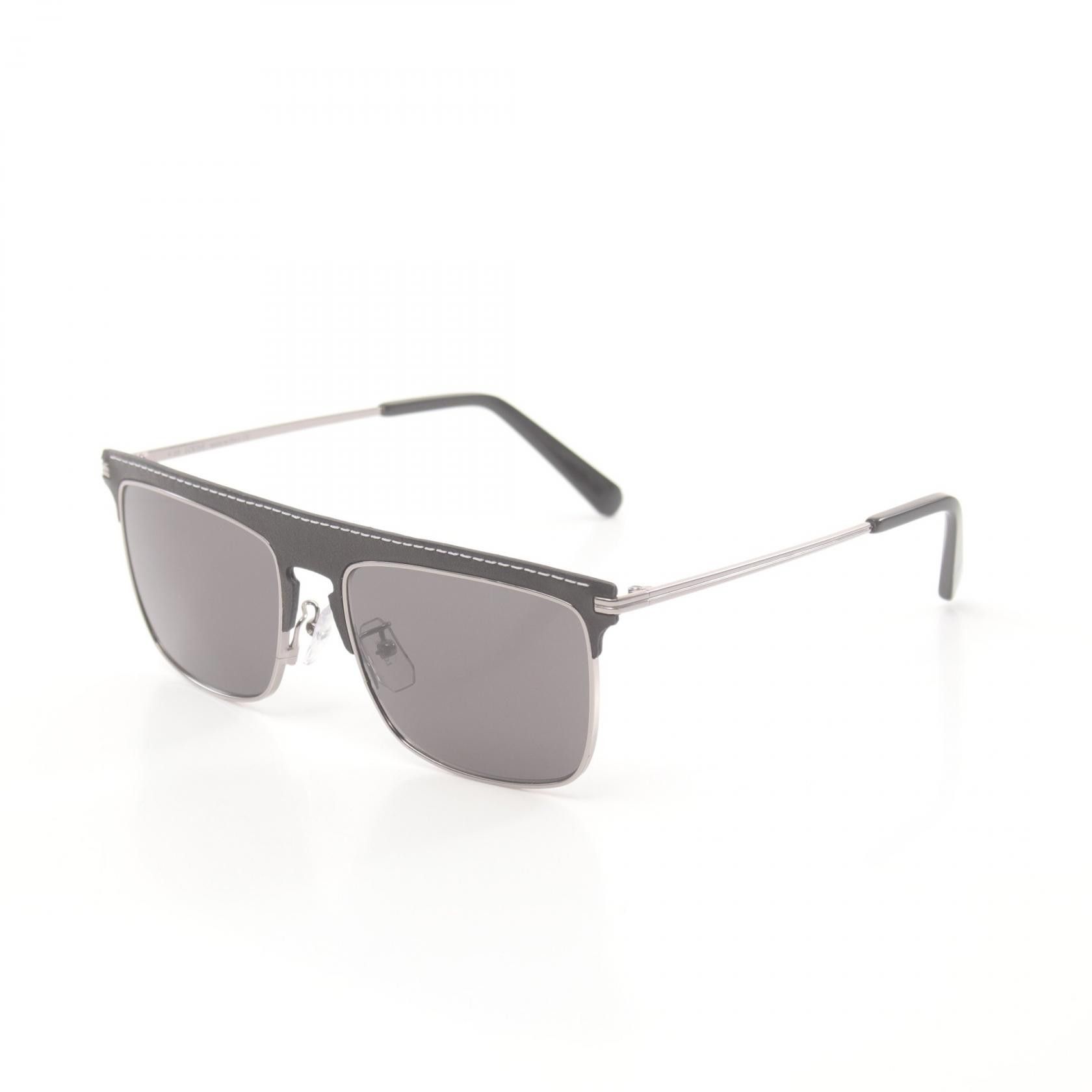 Loewe Loewe Leather Trim Oversized Tinted Sunglasses Plastic Sunglasses LW40006U 20A in Excellent Condition Size ONE SIZE - 1 Thumbnail