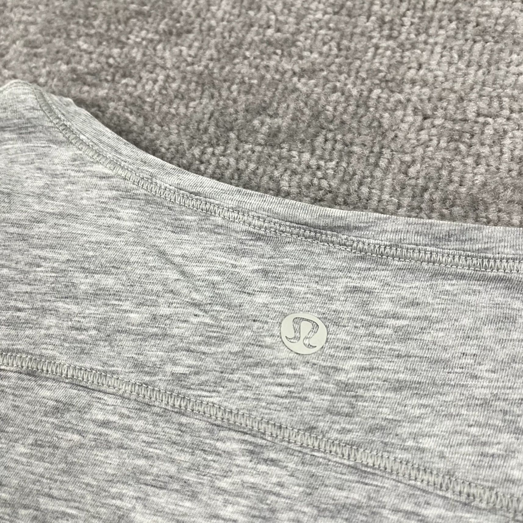 Lululemon Lululemon To The Point Blouse Top Women Size 8 Gray Asymmetrical Side Slit Shirt Size M / US 6-8 / IT 42-44 - 3 Thumbnail