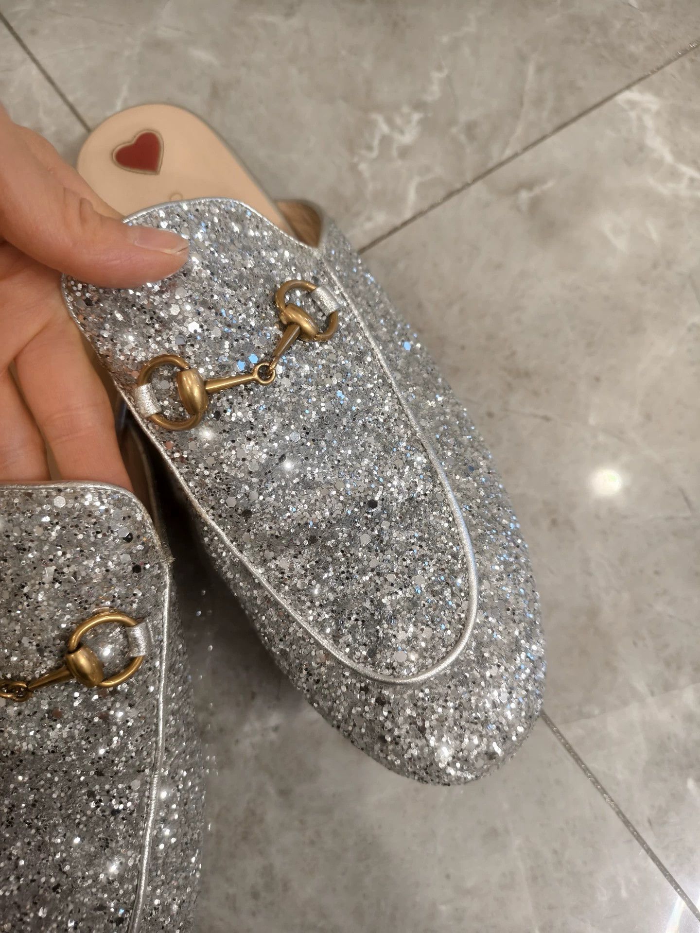 Gucci Gucci Authentic Silver Sequin Slippers 39 (Fits 38) Like new Size US 8.5 / IT 38.5 - 2 Thumbnail