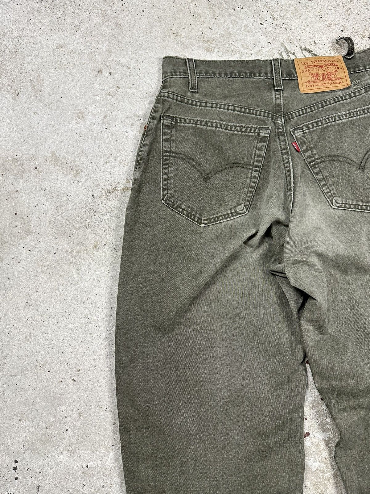 Levi's × Vintage Vintage 90s Levi’s Distressed Khaki Denim Pants Relaxed Size US 28 / EU 44 - 14 Thumbnail