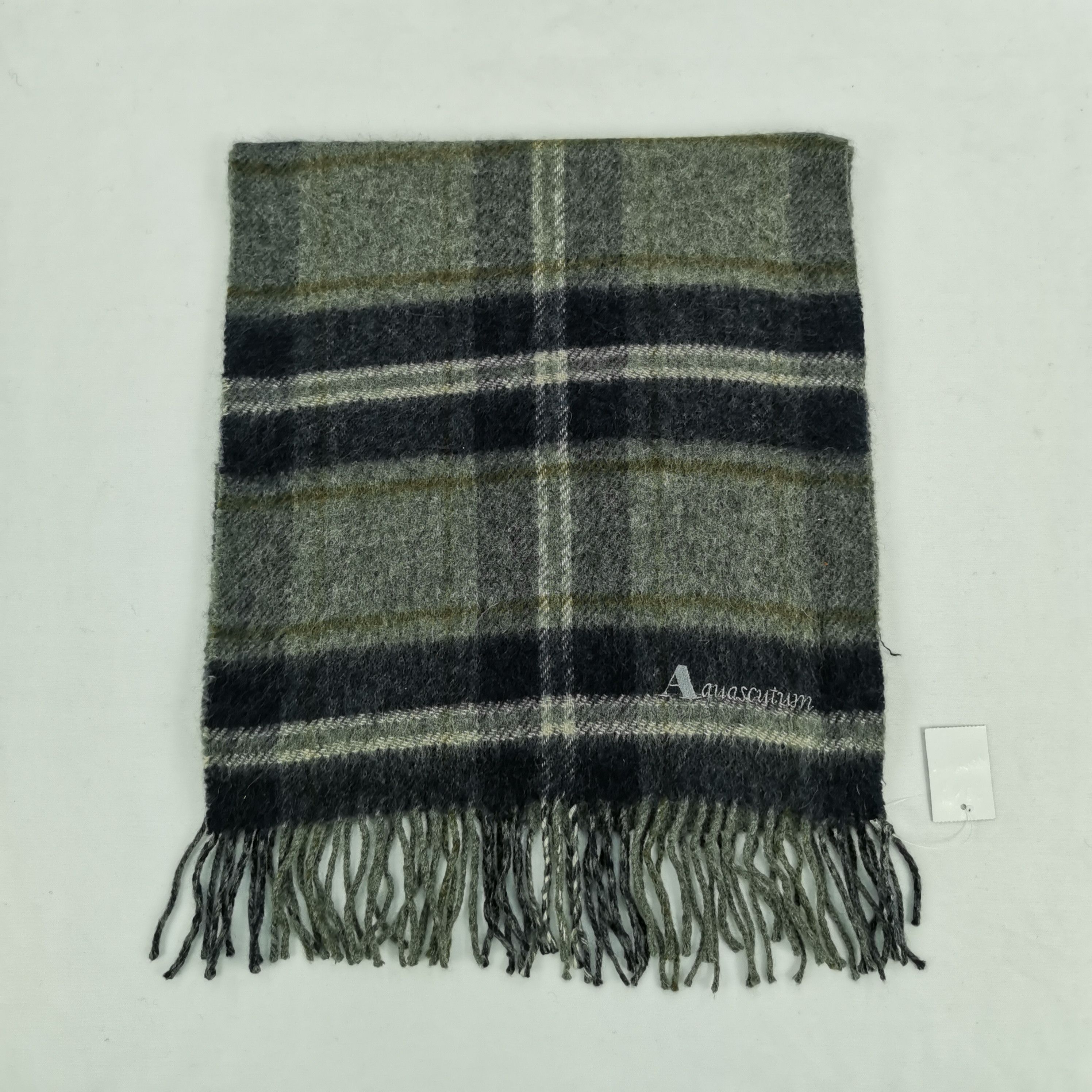 Aquascutum Vintage Aquascutum Scarf Tartan Muffler Fringe Scarves . Size ONE SIZE - 2 Thumbnail