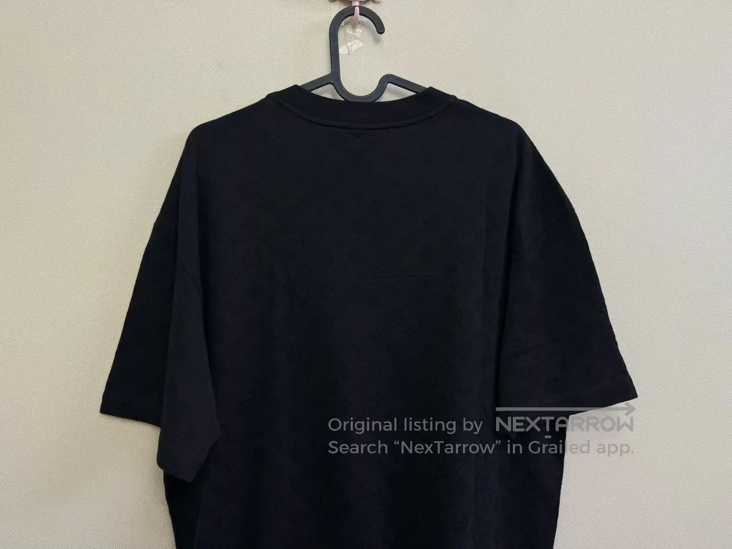 Louis Vuitton Louis Vuitton Black Flocked Logo Short-Sleeve. Size US L / EU 52-54 / 3 - 5 Thumbnail