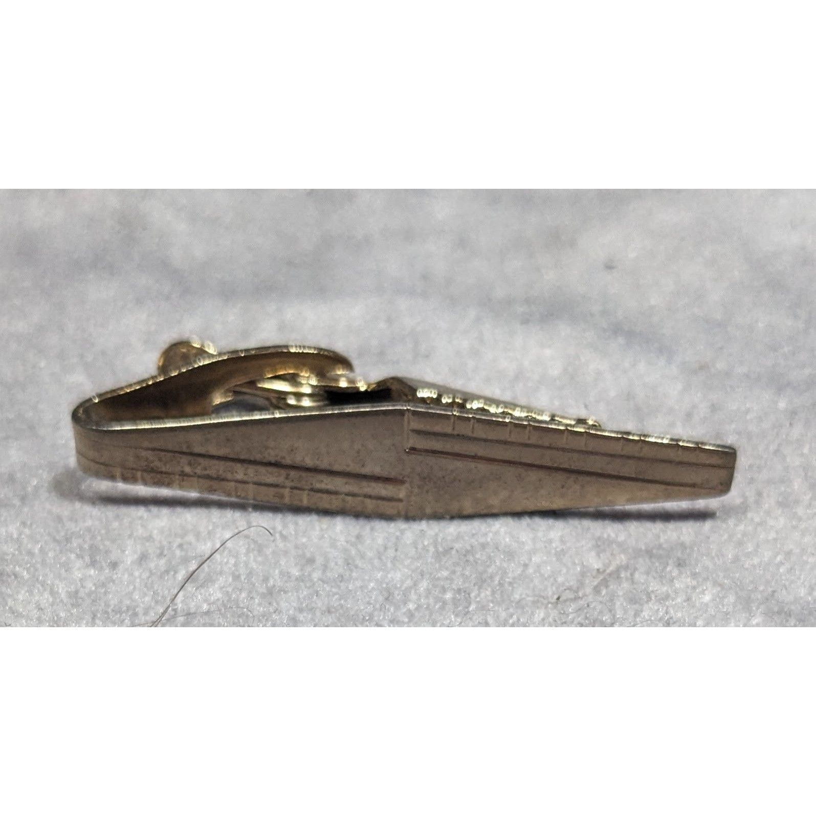 Other Vintage Etched Gold Tone Collectible Tie Clasp Size ONE SIZE - 7 Thumbnail