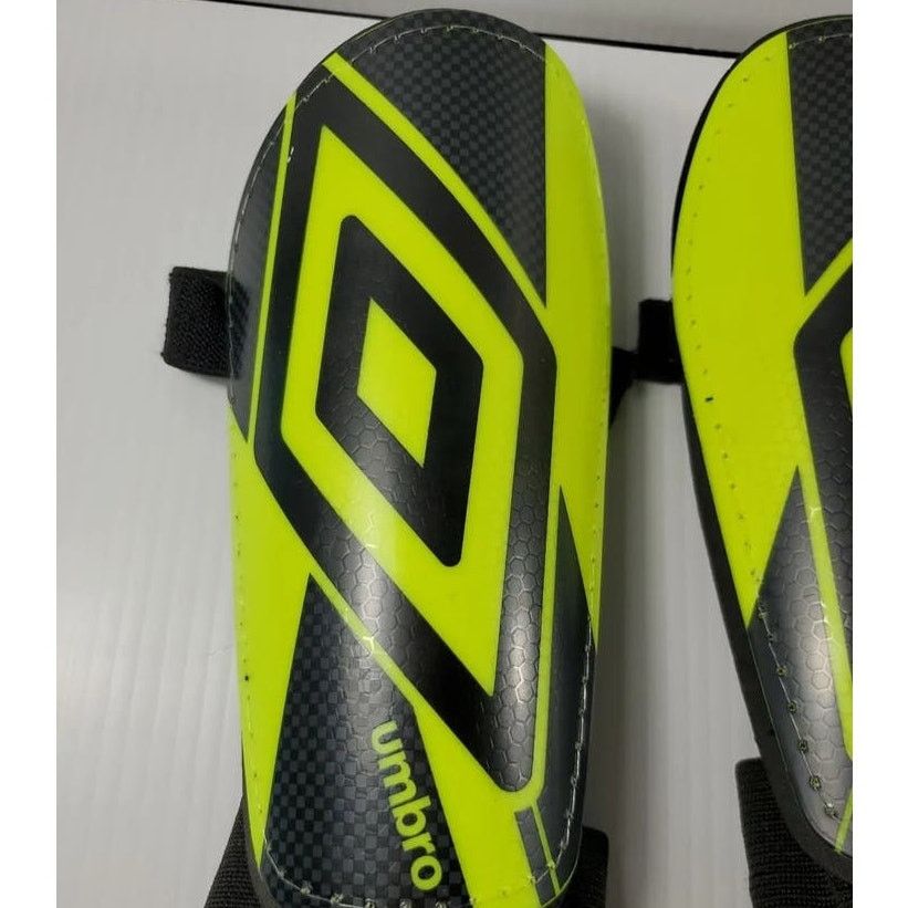Umbro Umbro Jr Stirrup Soccer Shinguards 4' 7"- 5' 3" New Soccer Size ONE SIZE - 3 Thumbnail