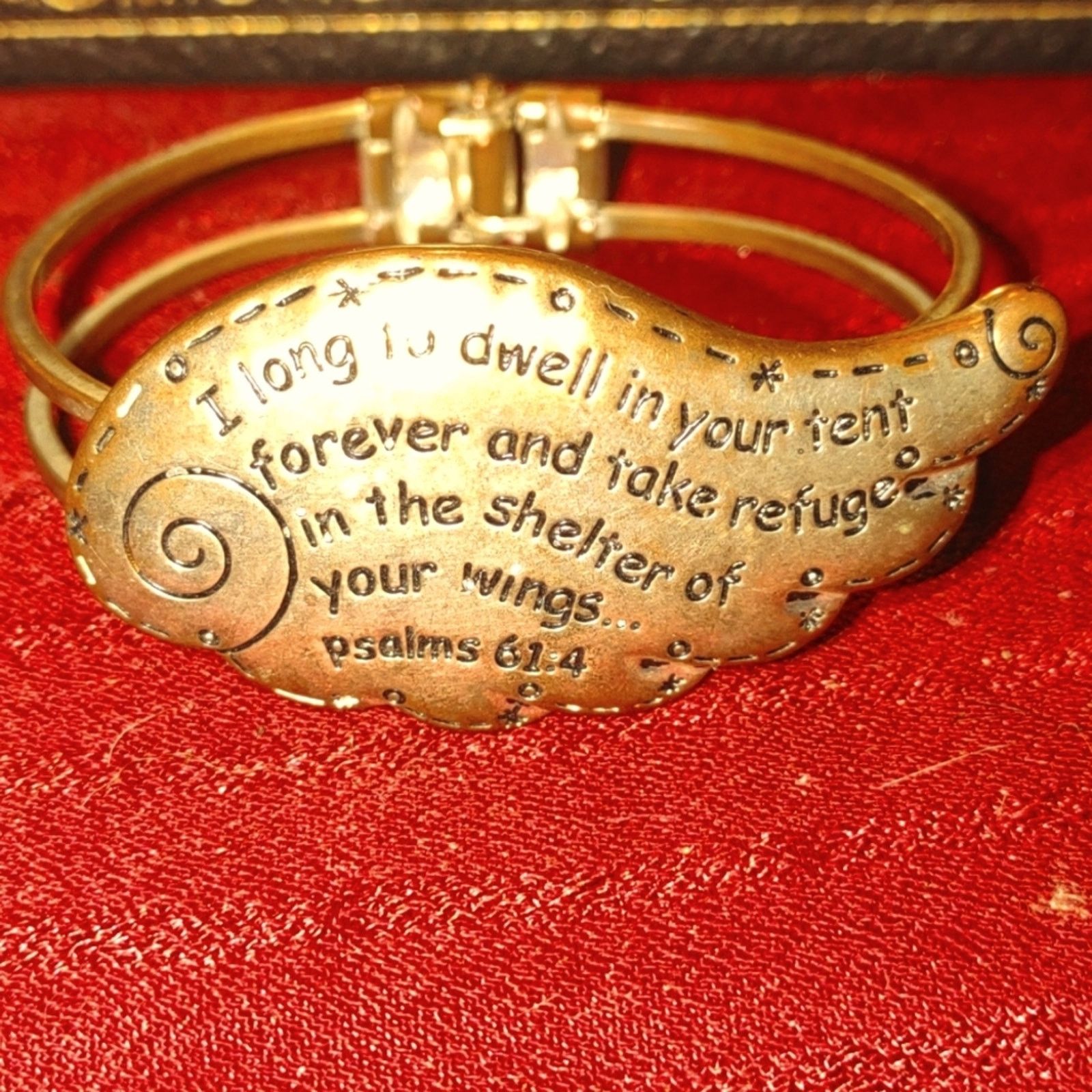 Vintage Religious vintage gold Leaf clamp bracelet Psalms 61: 4 Size ONE SIZE - 3 Thumbnail