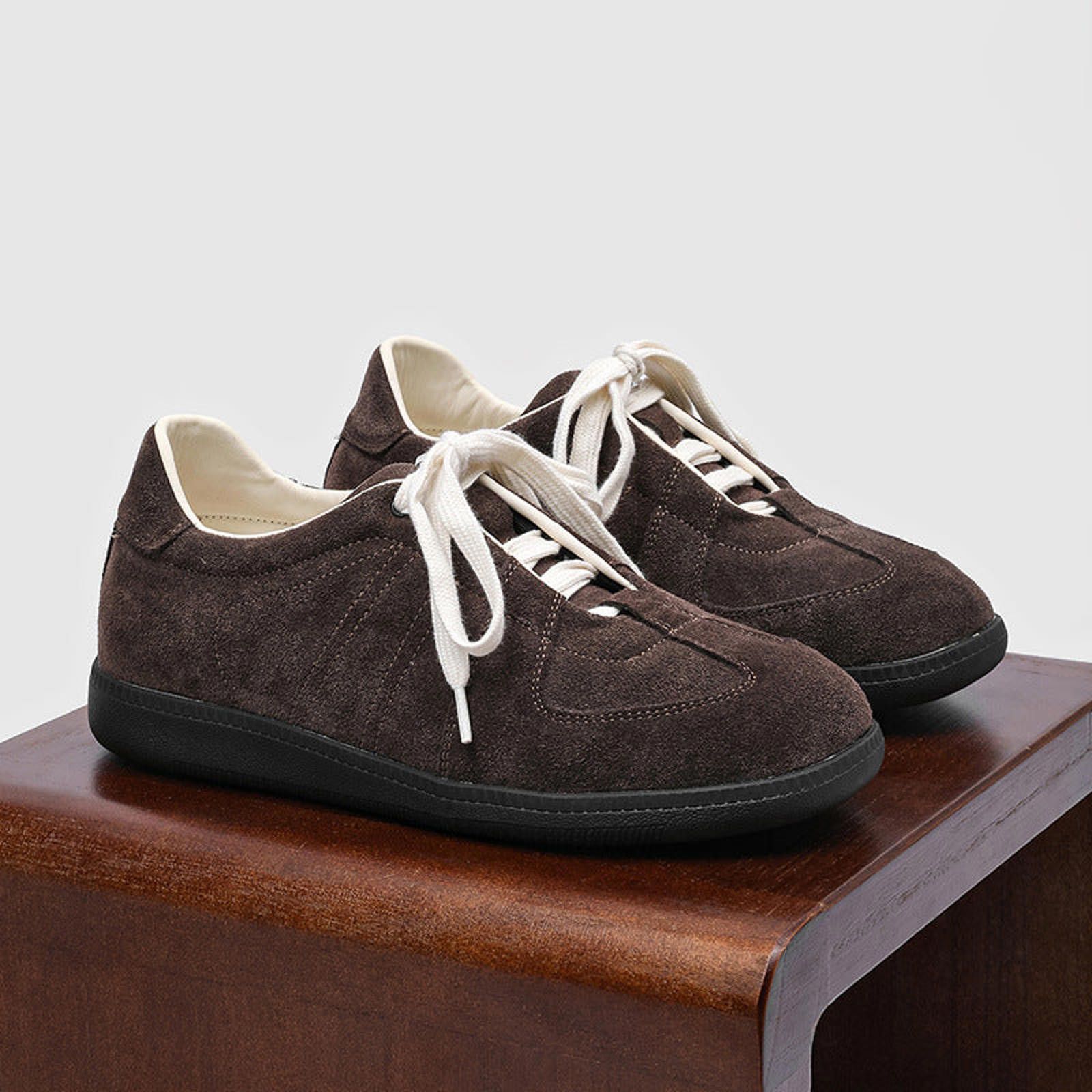 Vintage Retro Round-Toe Low-Profile Trainer Sneakrs Size US 8 / EU 41 - 6 Thumbnail