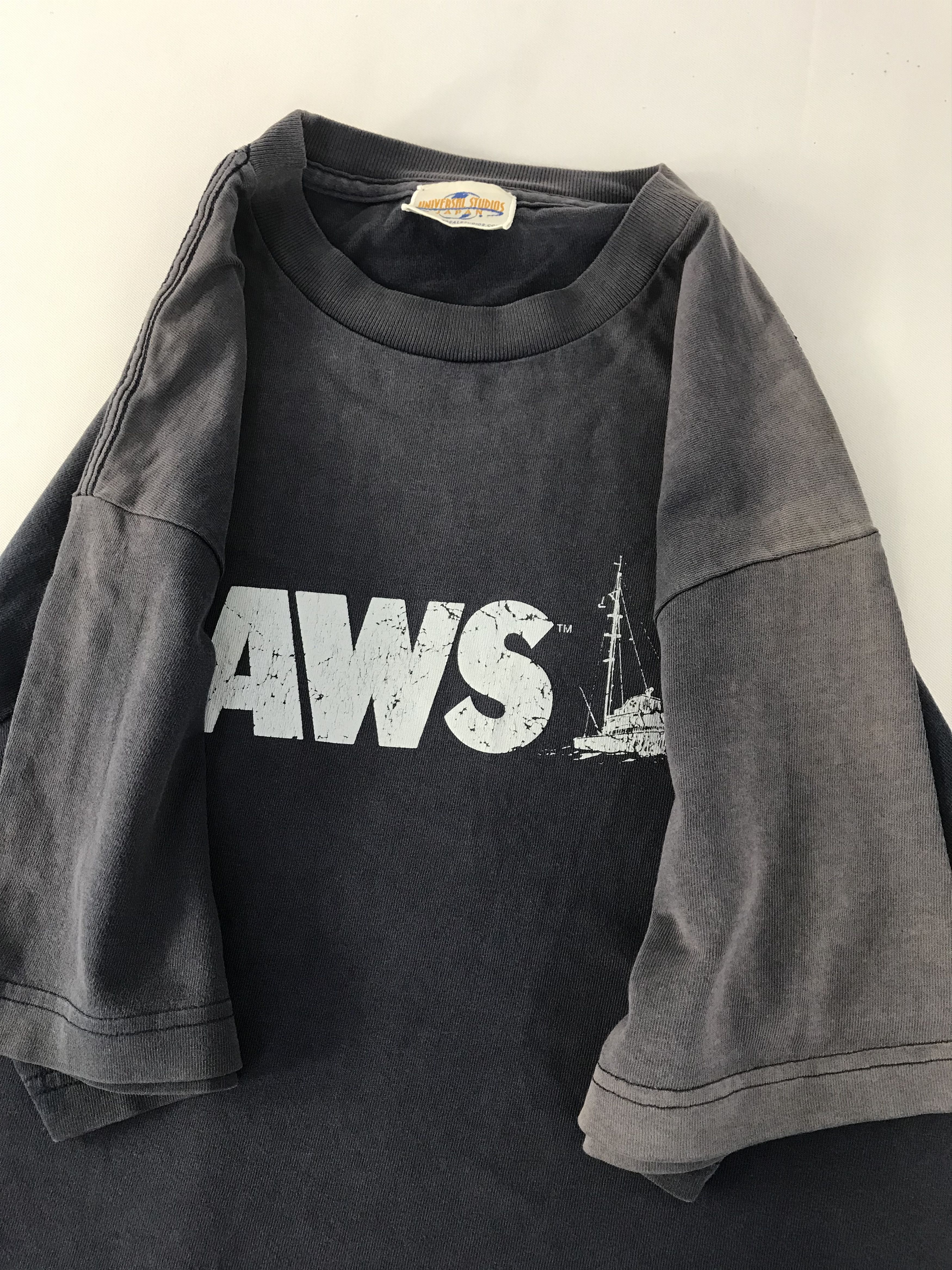Universal Studios 90s Universal Studios Jaws Thriller Film Movie Printed Tee Size US M / EU 48-50 / 2 - 5 Thumbnail