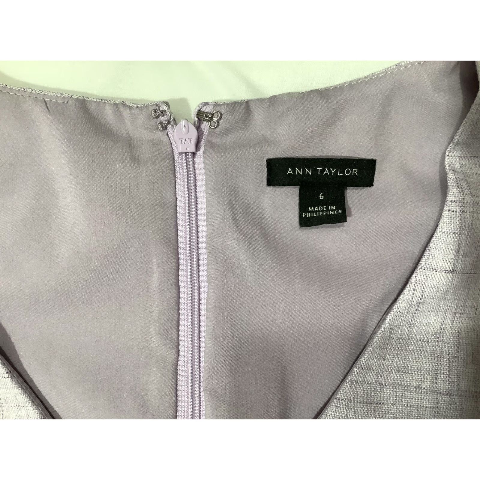 Ann Taylor Ann Taylor Dress Womens 6 Lilac Purple Sheath Career V-Neck Short Sleeve Lined Size 28" / US 6 / IT 42 - 4 Thumbnail