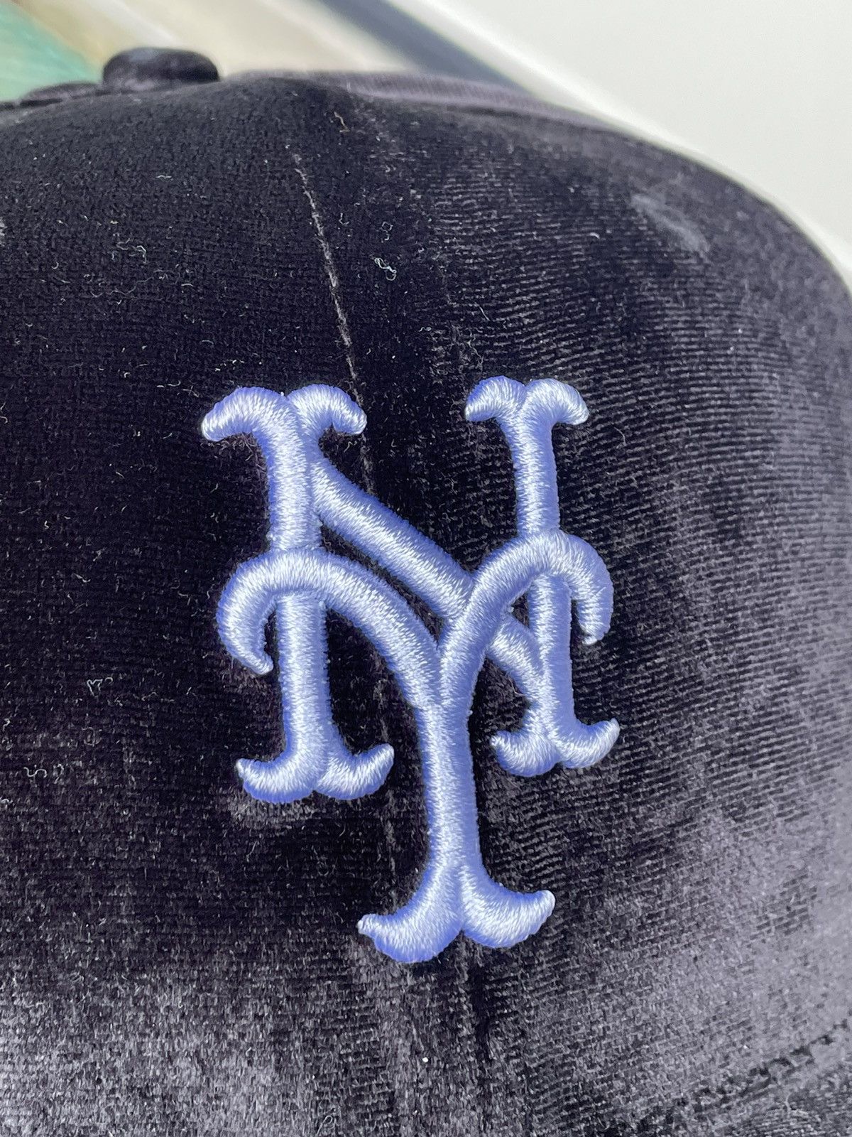 New Era × Topperz Black velvet🔥🔥NY Mets size 7 1/4 Size ONE SIZE - 5 Thumbnail