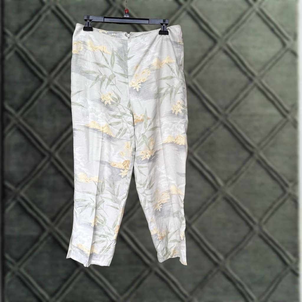 Tommy Bahama Tommy Bahama Pants Women's 10 Tan Floral Hawaiian Aloha Silk Tropical Straight Leg Back Zip Casual Workwear Beach 90s Theme Womens Size 32" / US 10 / IT 46 - 1 Thumbnail
