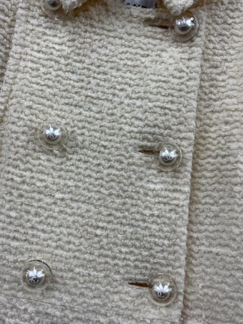 Chanel Chanel Space Series White Pearl Button Coat Size XS / US 0-2 / IT 36-38 - 2 Thumbnail