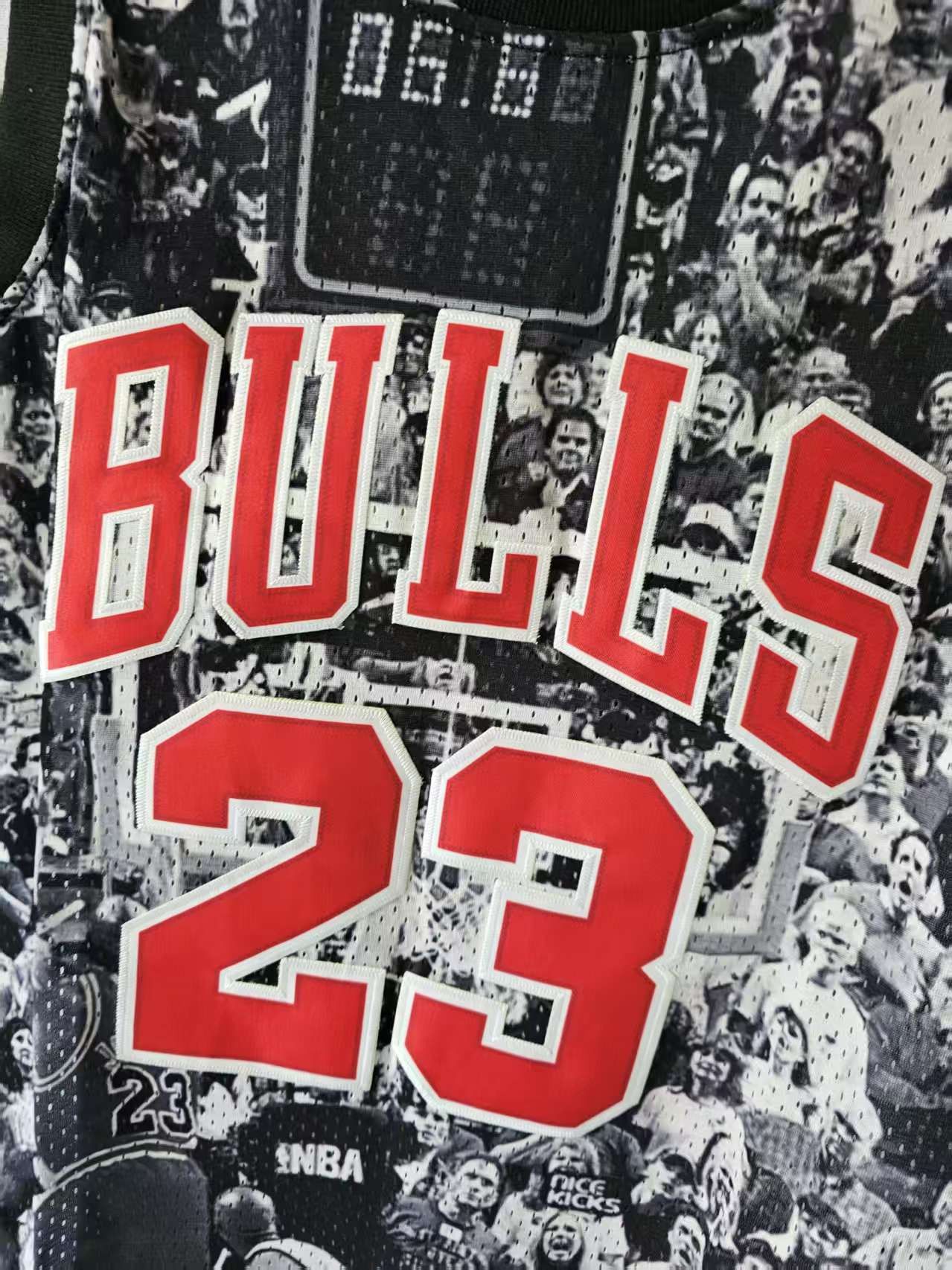 NBA Chicago Bulls 23 Michael Jordan Jersey Size US XL / EU 56 / 4 - 3 Thumbnail