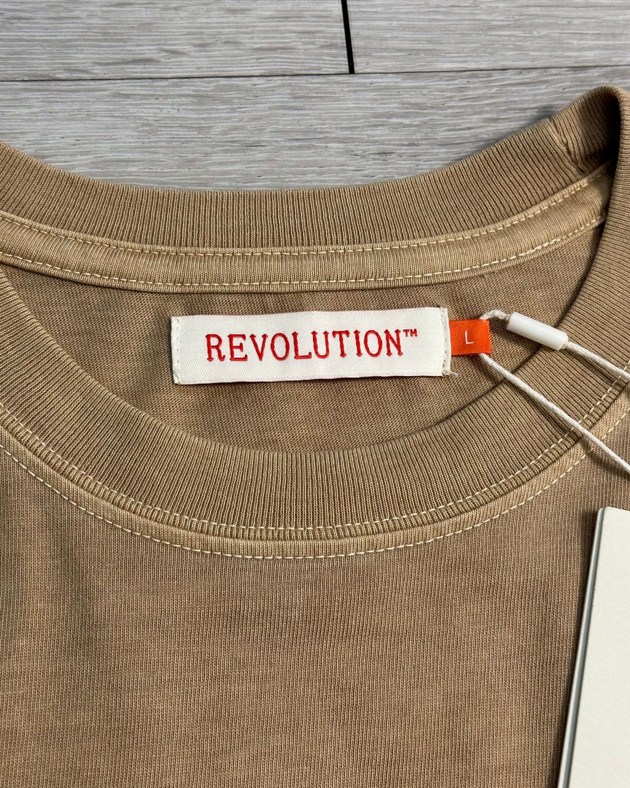 Other Sample NWT Revolution of 1995 Embroidered Logo T-Shirt Large Size US L / EU 52-54 / 3 - 8 Thumbnail