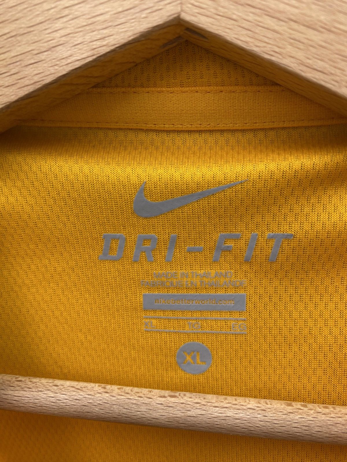 Nike Nike FC Barcelona Soccer Jersey Size US XL / EU 56 / 4 - 5 Thumbnail